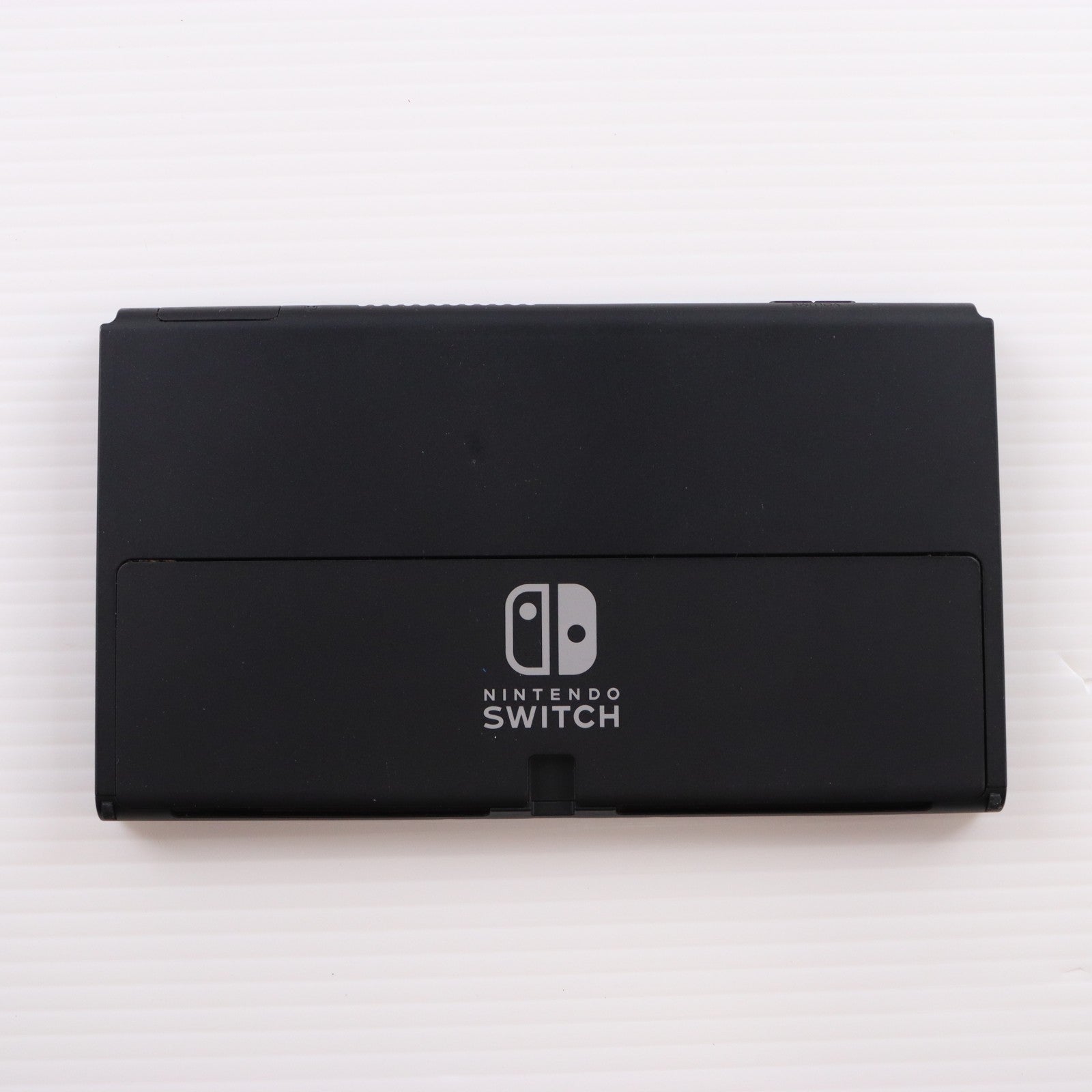 【中古即納】[Switch] (本体) Nintendo Switch(ニンテンドースイッチ) 有機ELモデル Joy-Con(L)/(R) ホワイト 任天堂(HEG-S-KAAAA)(20211008)