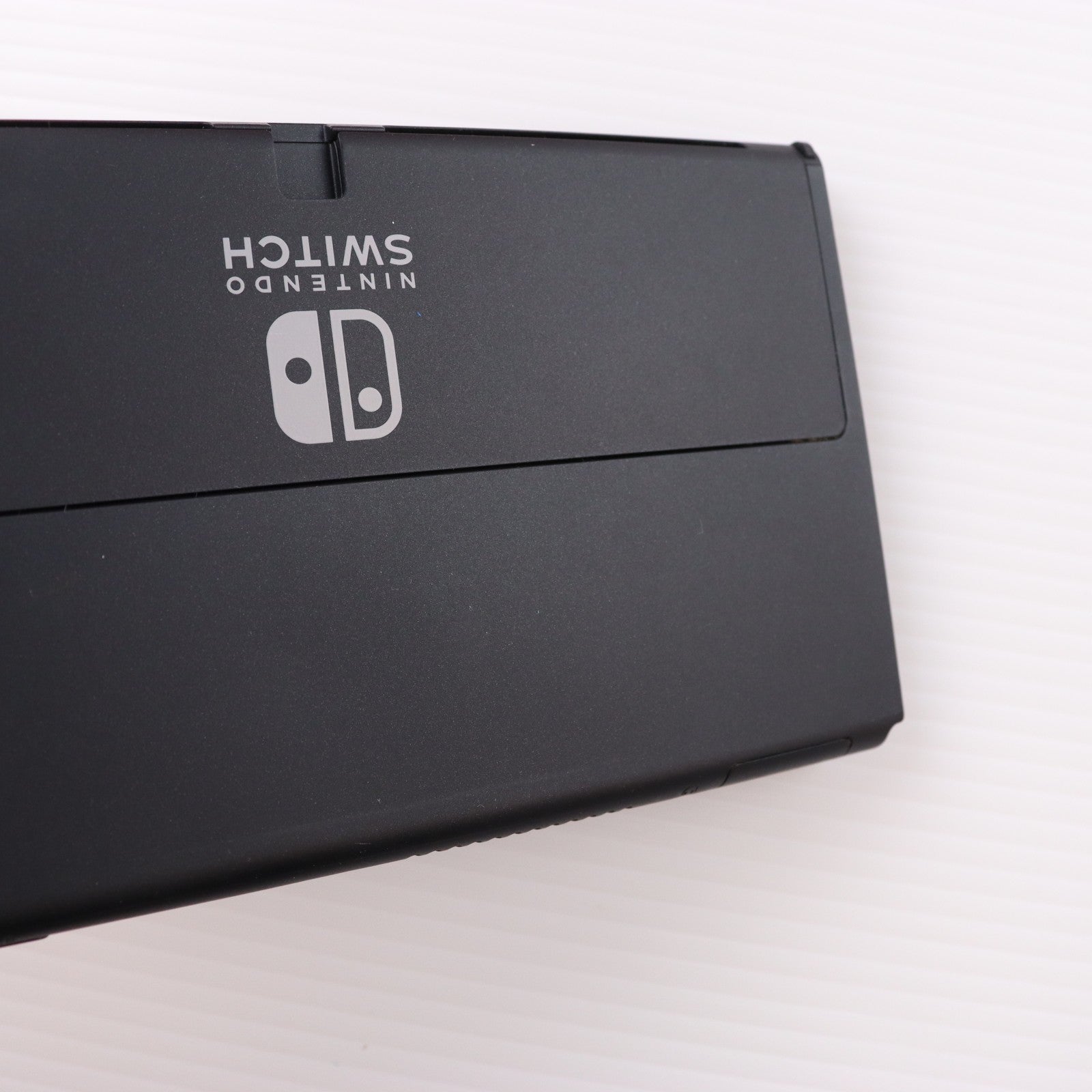 【中古即納】[Switch] (本体) Nintendo Switch(ニンテンドースイッチ) 有機ELモデル Joy-Con(L)/(R) ホワイト 任天堂(HEG-S-KAAAA)(20211008)