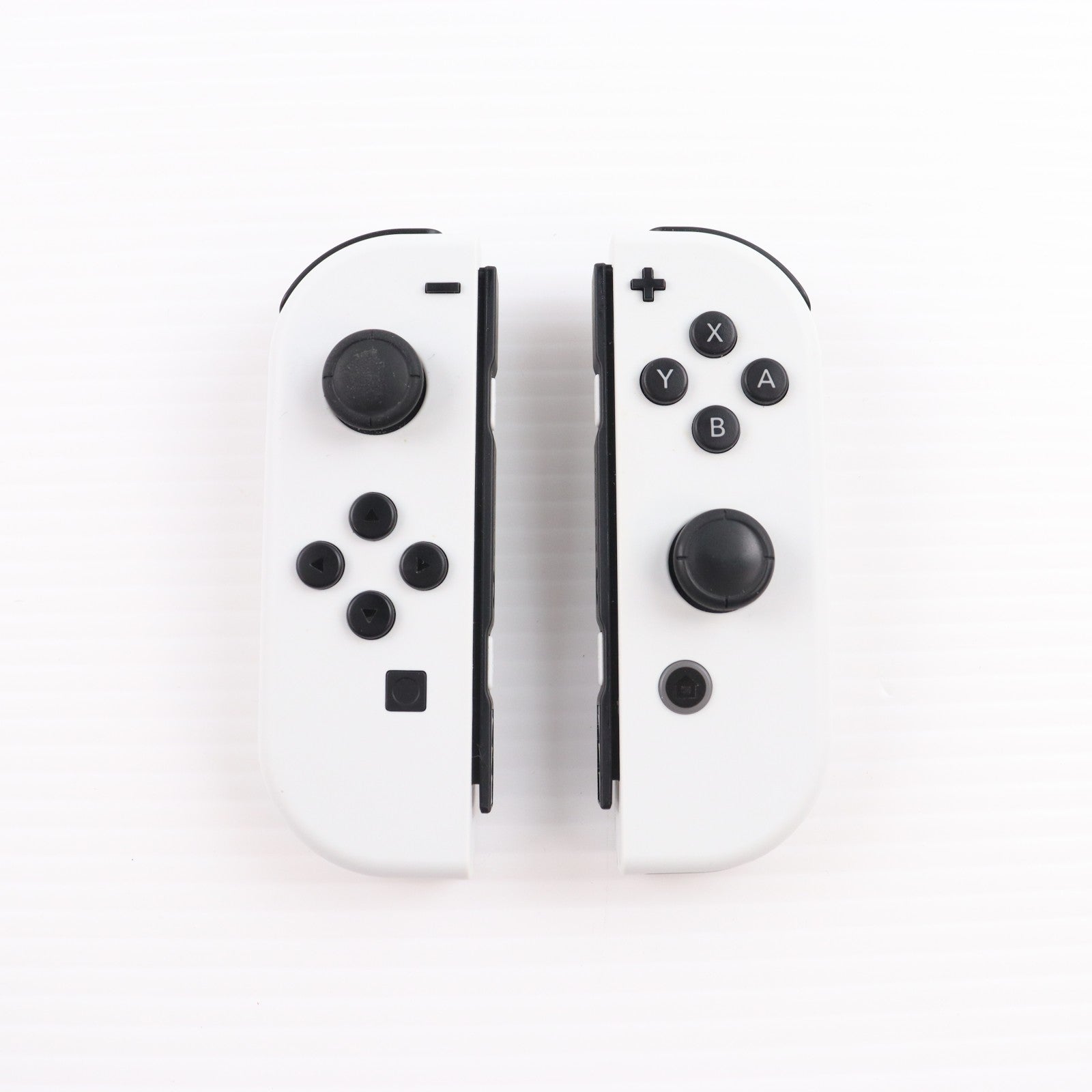 【中古即納】[Switch] (本体) Nintendo Switch(ニンテンドースイッチ) 有機ELモデル Joy-Con(L)/(R) ホワイト 任天堂(HEG-S-KAAAA)(20211008)