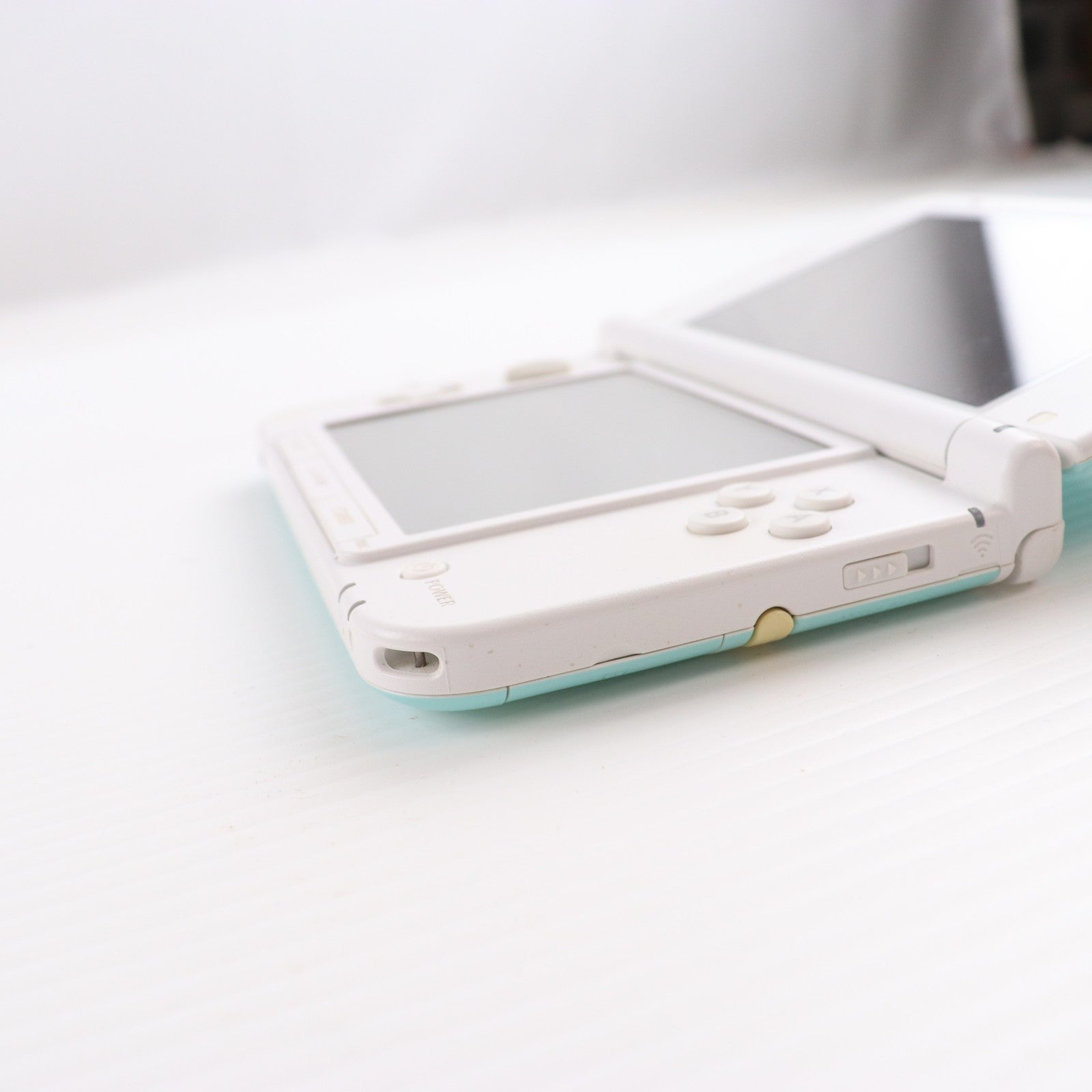 【中古即納】[3DS] (本体) ニンテンドー3DS LL ミント×ホワイト 任天堂(SPR-S-MAAA)(20130418)