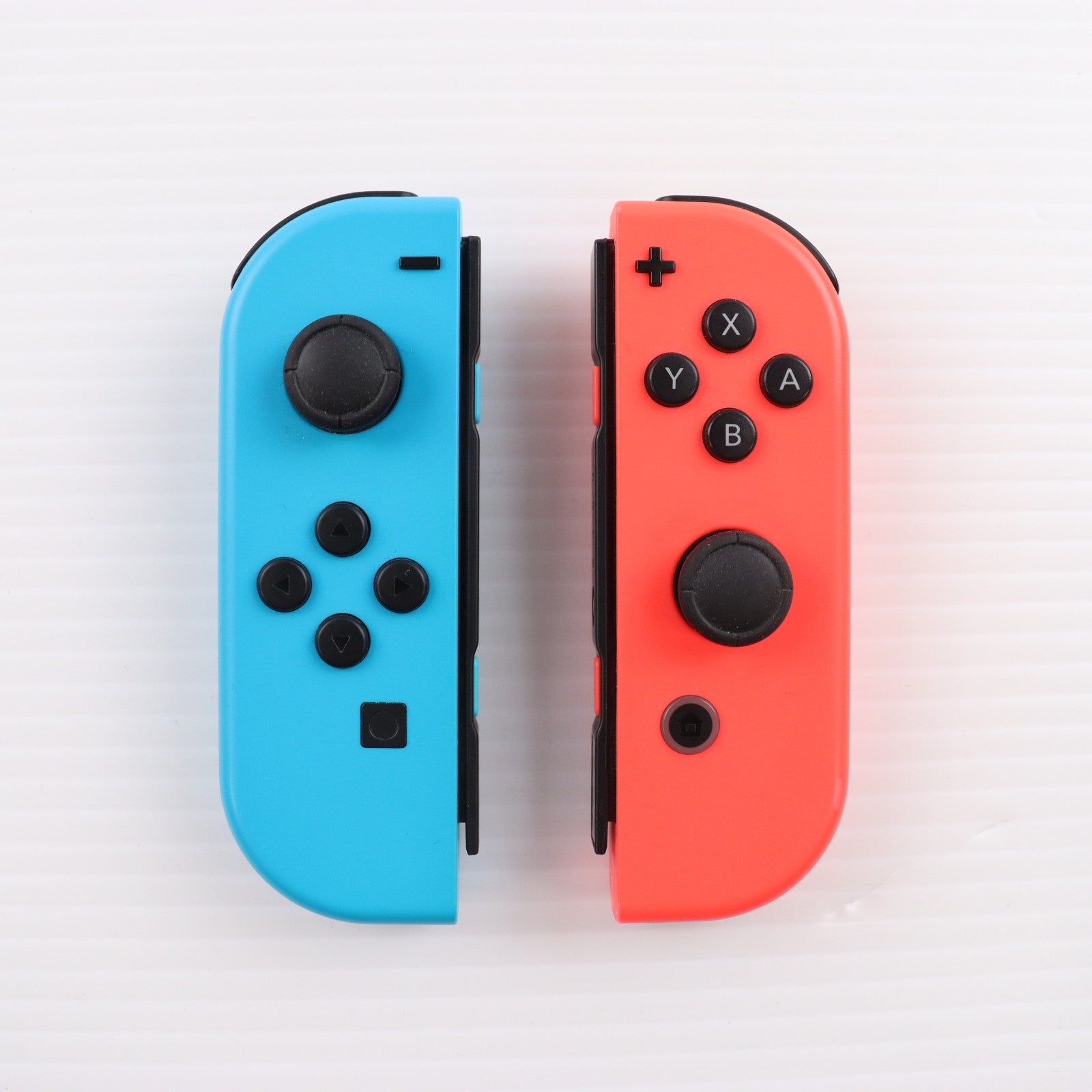 【中古即納】[Switch] (本体) Nintendo Switch(ニンテンドースイッチ) Joy-Con(L) ネオンブルー/R ネオンレッド 任天堂(HAC-S-KABAA)(20170303)