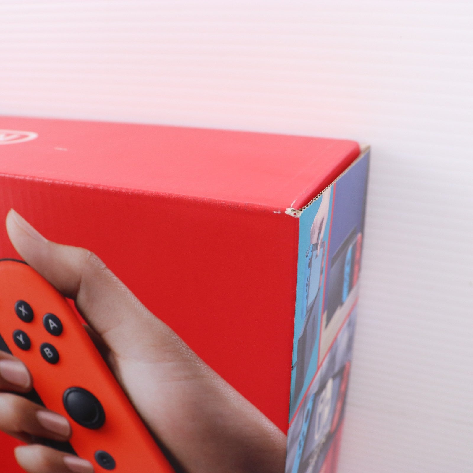 【中古即納】[Switch] (本体) Nintendo Switch(ニンテンドースイッチ) Joy-Con(L) ネオンブルー/(R) ネオンレッド 任天堂(HAD-S-KABAA)(20190830)