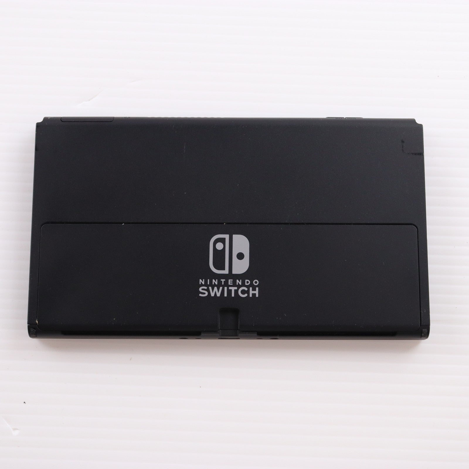【中古即納】[Switch] (本体) Nintendo Switch(ニンテンドースイッチ) 有機ELモデル Joy-Con(L)/(R) ホワイト 任天堂(HEG-S-KAAAA)(20211008)