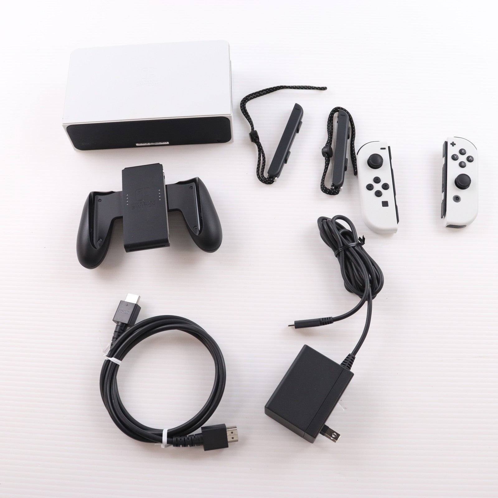 【中古即納】[Switch] (本体) Nintendo Switch(ニンテンドースイッチ) 有機ELモデル Joy-Con(L)/(R) ホワイト 任天堂(HEG-S-KAAAA)(20211008)