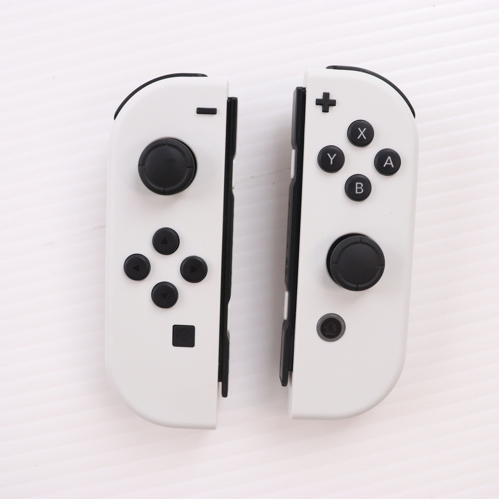 【中古即納】[Switch] (本体) Nintendo Switch(ニンテンドースイッチ) 有機ELモデル Joy-Con(L)/(R) ホワイト 任天堂(HEG-S-KAAAA)(20211008)