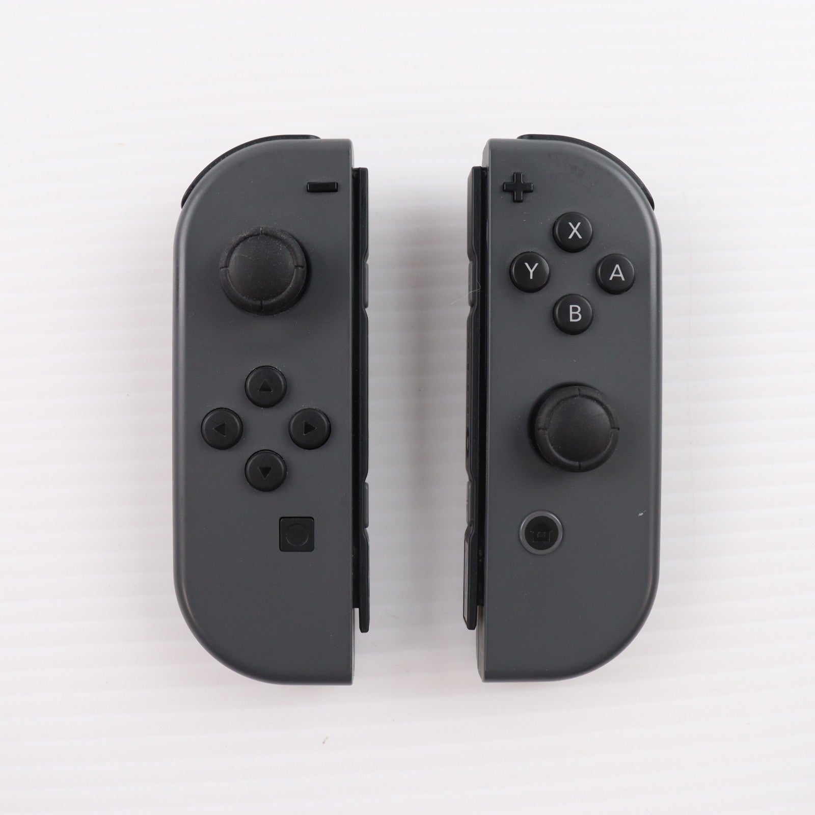 【中古即納】[Switch] (本体) Nintendo Switch(ニンテンドースイッチ) Joy-Con(L)/R グレー 任天堂(HAC-S-KAAAA)(20170303)