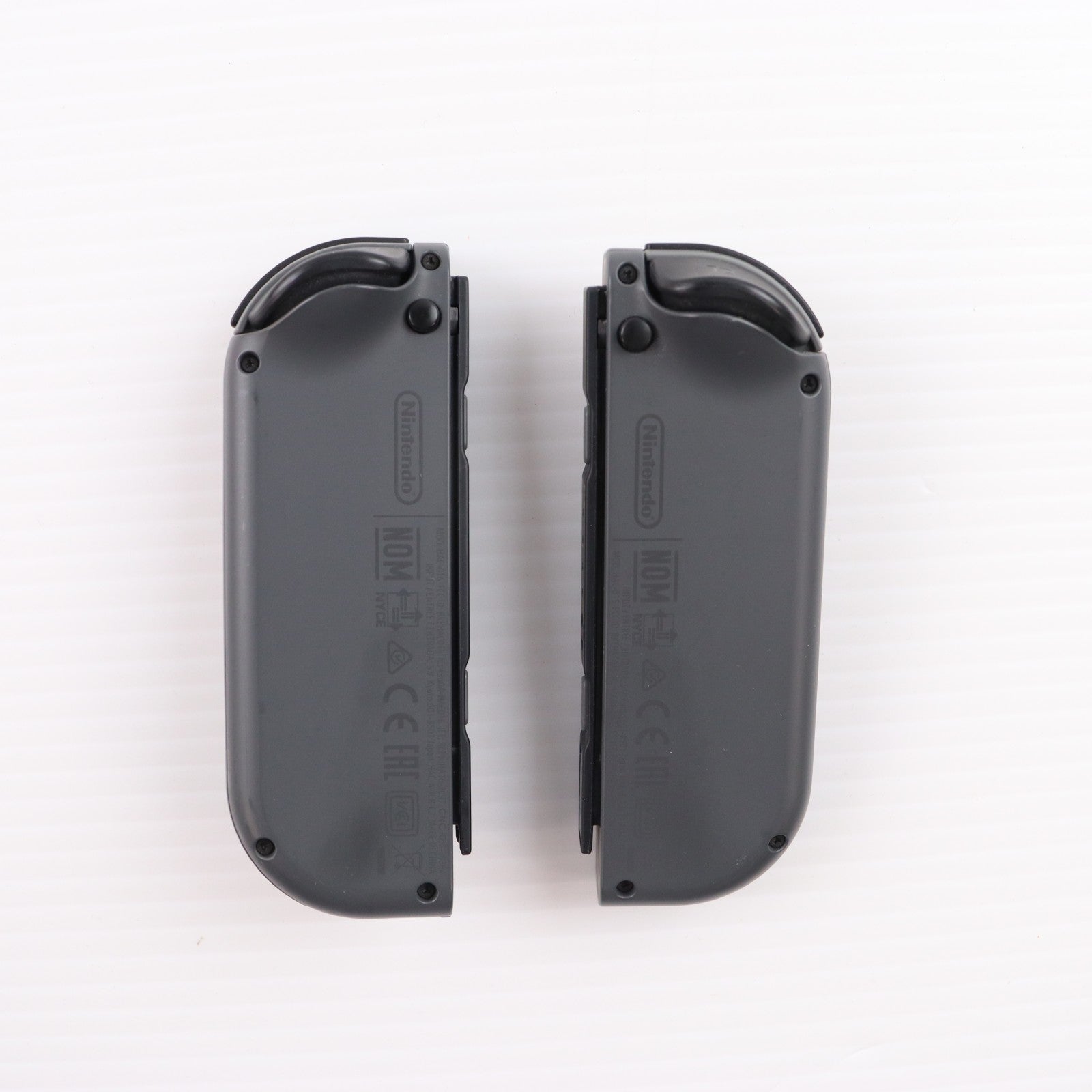 【中古即納】[Switch] (本体) Nintendo Switch(ニンテンドースイッチ) Joy-Con(L)/R グレー 任天堂(HAC-S-KAAAA)(20170303)