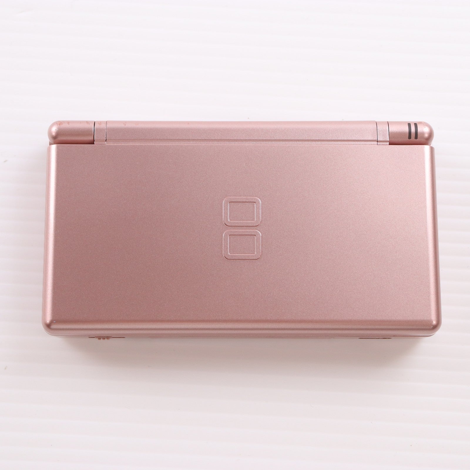 【中古即納】[NDS] (本体) ニンテンドーDS Lite(ライト) メタリックロゼ 任天堂(USG-S-ZPA)(20070623)