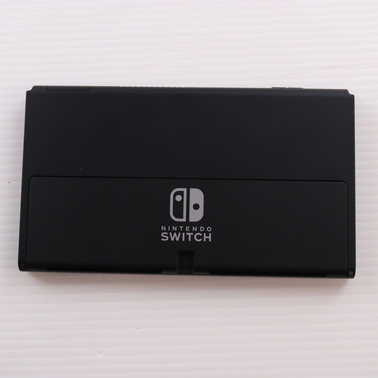 【中古即納】[Switch] (本体) Nintendo Switch(ニンテンドースイッチ) 有機ELモデル Joy-Con(L)/(R) ホワイト 任天堂(HEG-S-KAAAA)(20211008)
