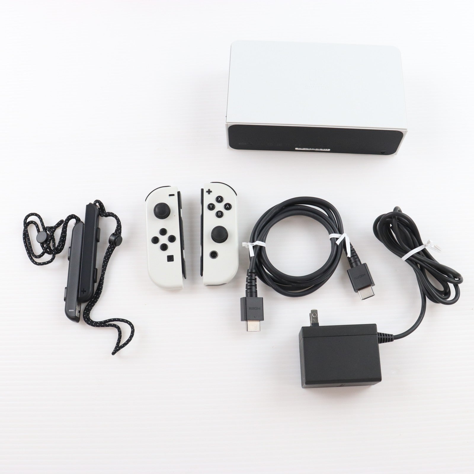 【中古即納】[Switch] (本体) Nintendo Switch(ニンテンドースイッチ) 有機ELモデル Joy-Con(L)/(R) ホワイト 任天堂(HEG-S-KAAAA)(20211008)