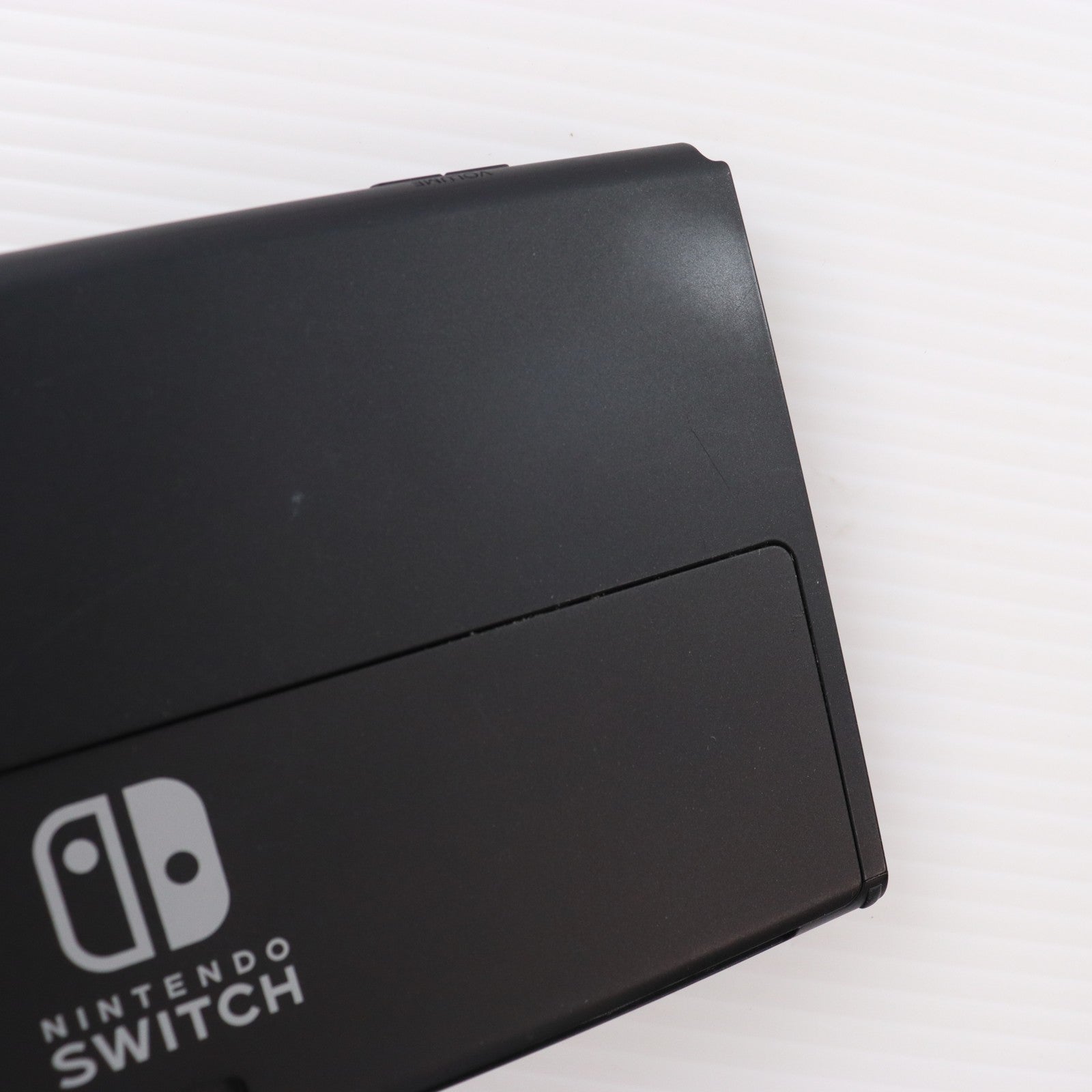 【中古即納】[Switch] (本体) Nintendo Switch(ニンテンドースイッチ) 有機ELモデル Joy-Con(L)/(R) ホワイト 任天堂(HEG-S-KAAAA)(20211008)