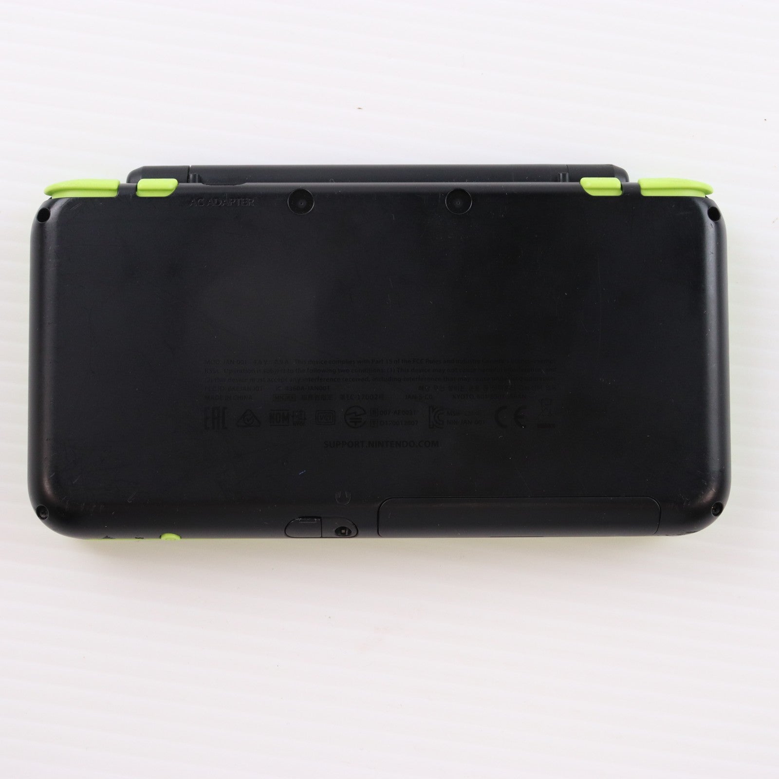 【中古即納】[3DS] (本体) Newニンテンドー2DS LL ブラック×ライム 任天堂(JAN-S-MAAA)(20171005)