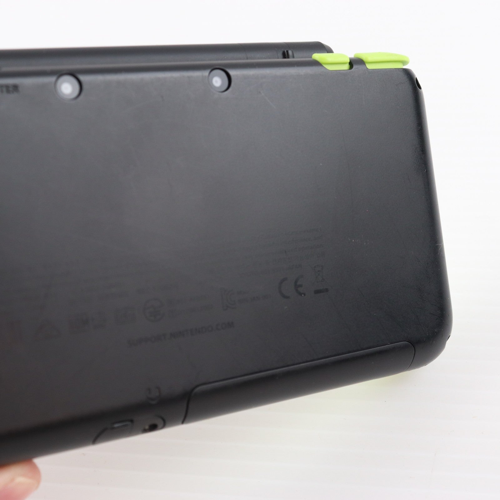 【中古即納】[3DS] (本体) Newニンテンドー2DS LL ブラック×ライム 任天堂(JAN-S-MAAA)(20171005)