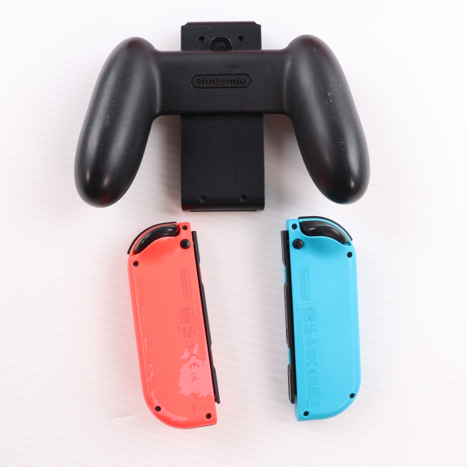 【中古即納】[Switch] (本体) Nintendo Switch(ニンテンドースイッチ) Joy-Con(L) ネオンブルー/R ネオンレッド 任天堂(HAC-S-KABAA)(20170303)