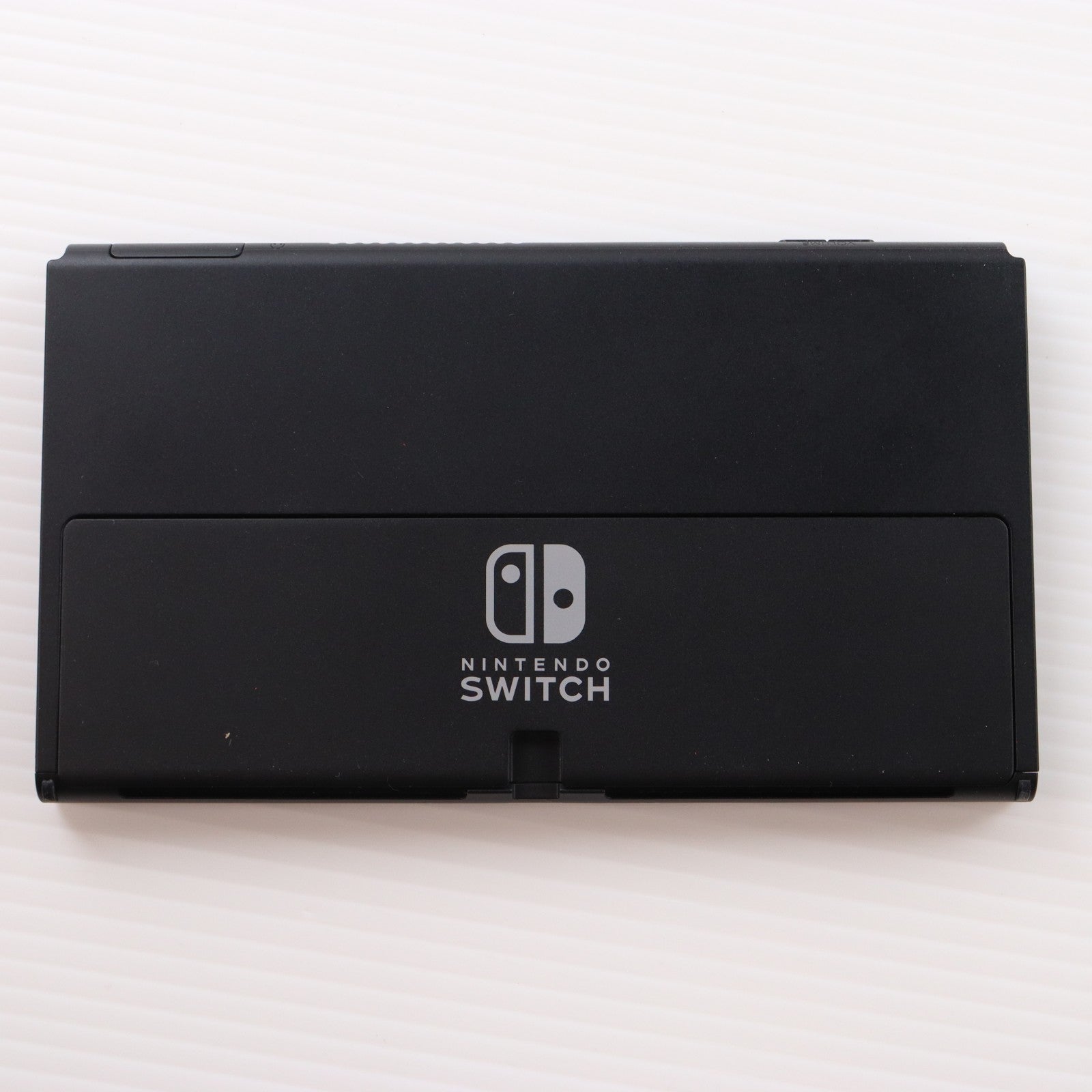 【中古即納】[Switch] (本体) Nintendo Switch(ニンテンドースイッチ) 有機ELモデル Joy-Con(L)/(R) ホワイト 任天堂(HEG-S-KAAAA)(20211008)