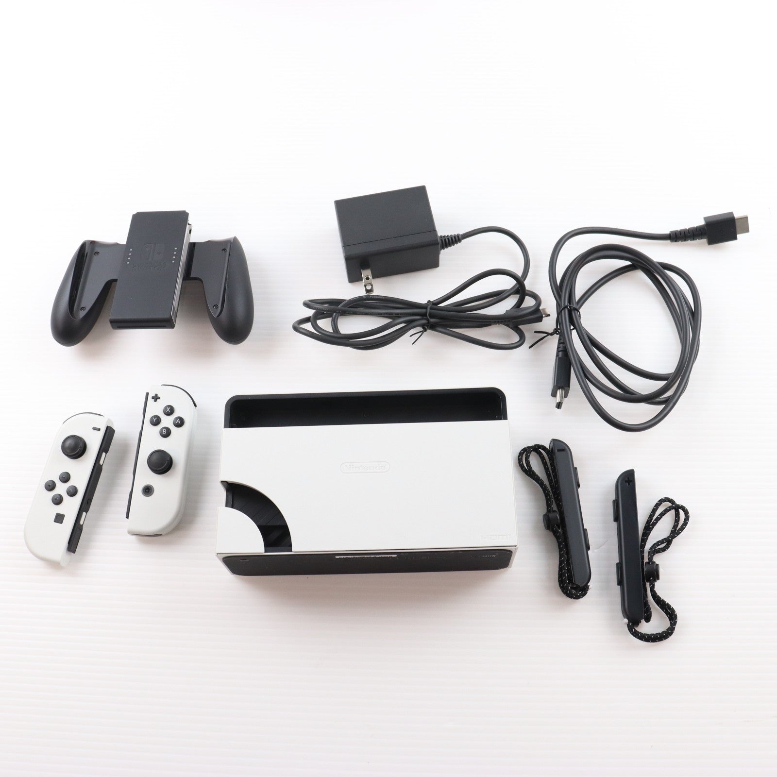【中古即納】[Switch] (本体) Nintendo Switch(ニンテンドースイッチ) 有機ELモデル Joy-Con(L)/(R) ホワイト 任天堂(HEG-S-KAAAA)(20211008)