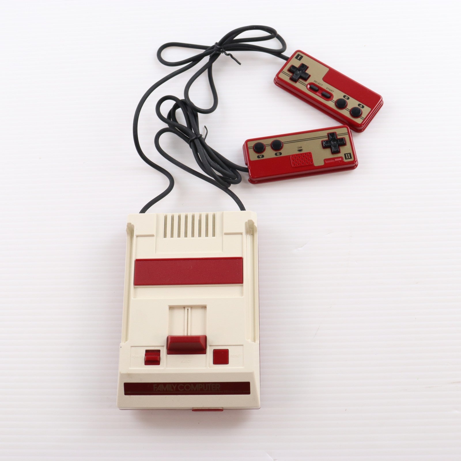 【中古即納】[FC] (本体) ニンテンドークラシックミニ ファミリーコンピュータ 任天堂(CLV-S-HVCC)(20161110)