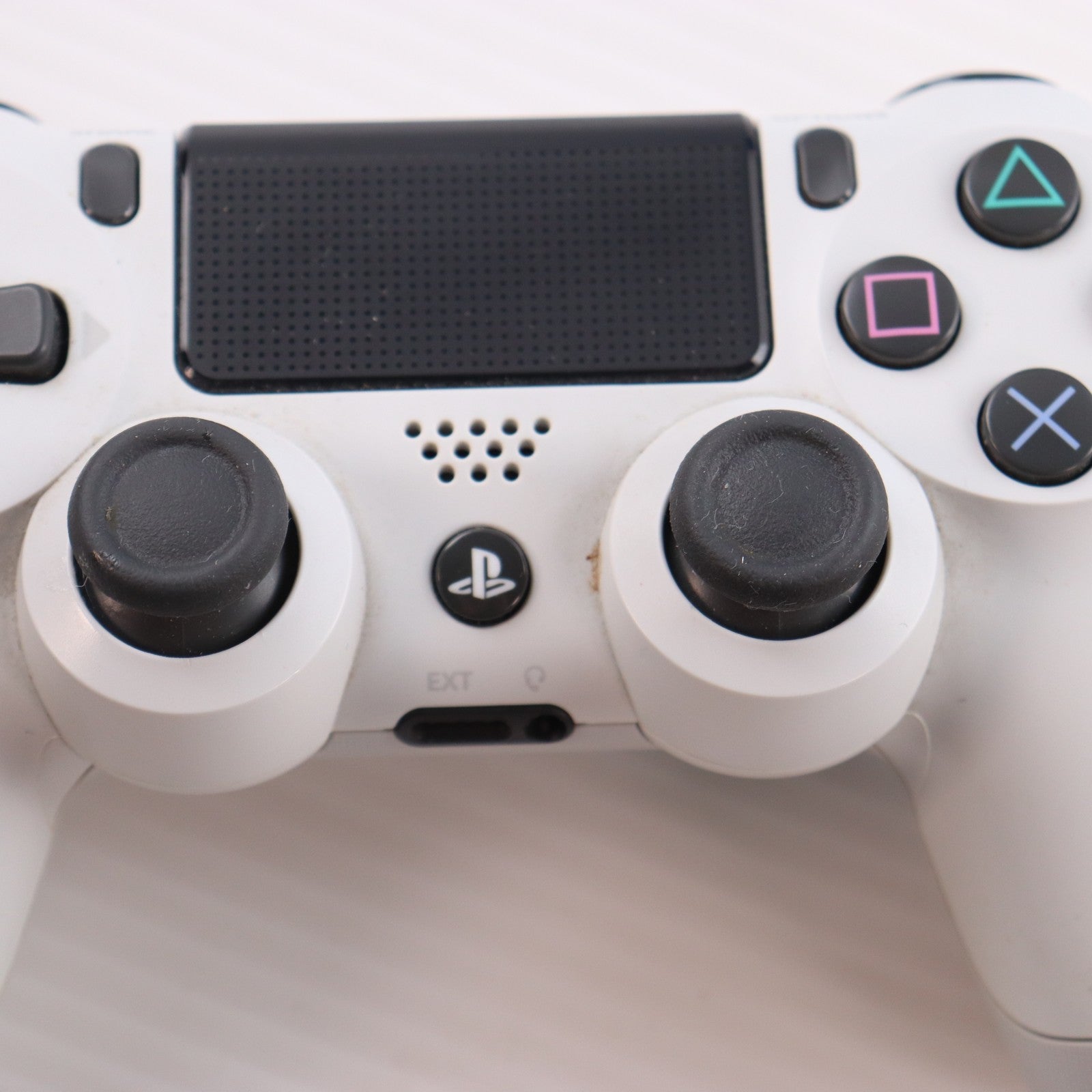 【中古即納】[PS4] (本体) PlayStation 4(プレイステーション4) グレイシャー・ホワイト 500GB SIE(CUH-2000AB02)(20170223)