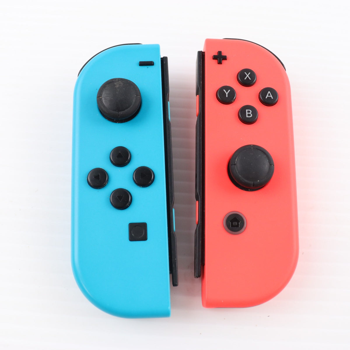 【中古即納】[Switch] (本体) Nintendo Switch(ニンテンドースイッチ) Joy-Con(L) ネオンブルー/R ネオンレッド 任天堂(HAD-S-KABAH)(20190830)
