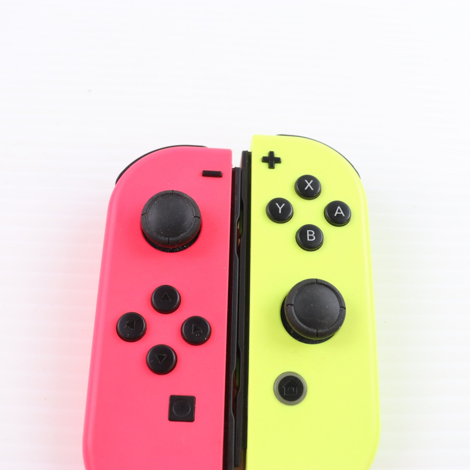 【中古即納】[Switch] (本体) Nintendo Switch(ニンテンドースイッチ) Joy-Con(L) ネオンブルー/R ネオンレッド 任天堂(HAD-S-KABAH)(20190830)
