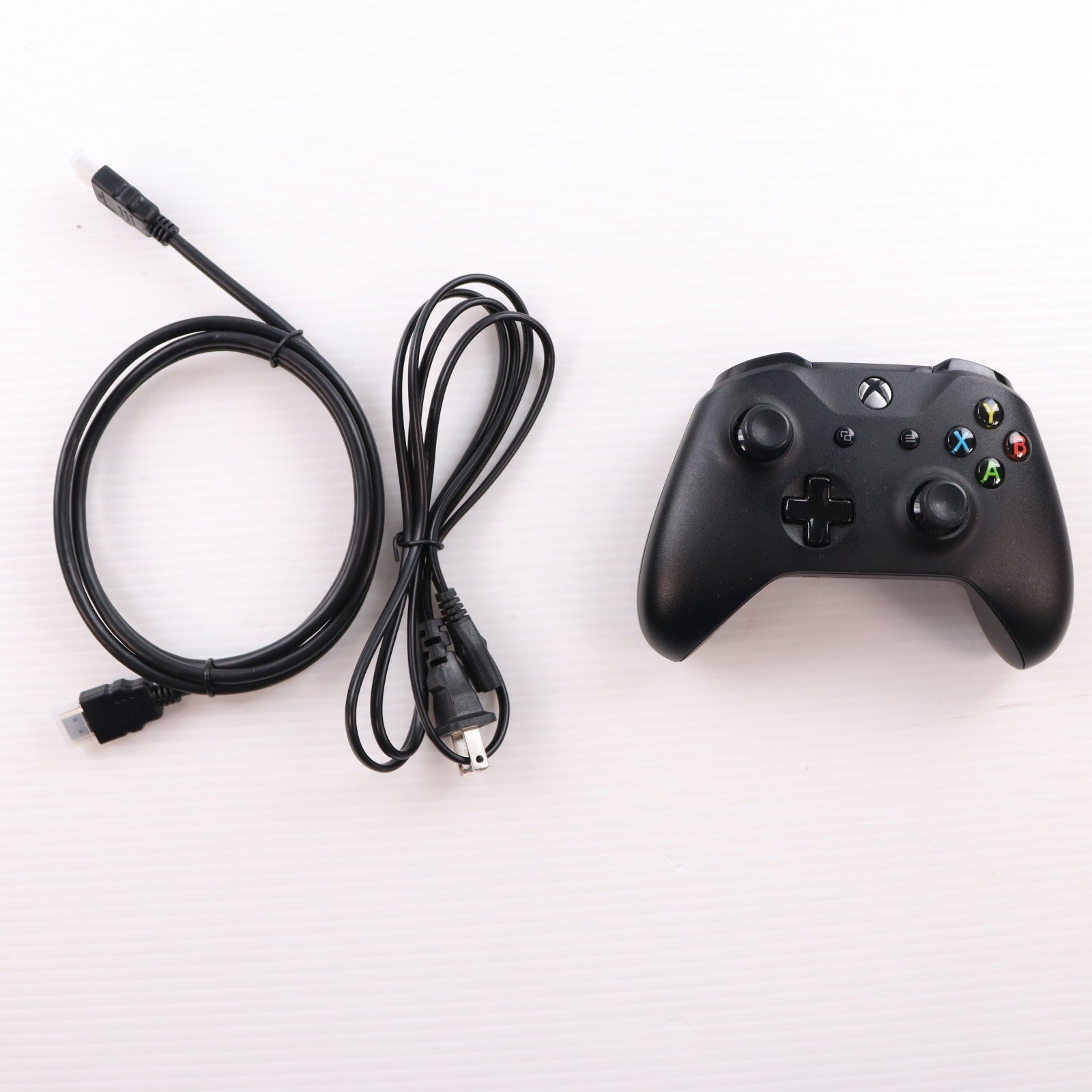 【中古即納】[XboxOne] (本体) Xbox One(エックスボックス ワン) 日本マイクロソフト(5C5-00019)(20140904)