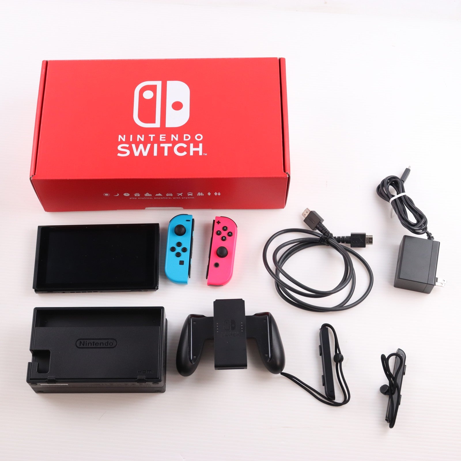 【中古即納】[Switch] (本体) マイニンテンドーストア限定 (新型)Nintendo Switch(ニンテンドースイッチ) カスタマイズ Joy-Con(L) ネオンブルー/(R) ネオンピンク Joy-Conストラップ ブラック 任天堂(HAC-S-KAYAA)(20190830)