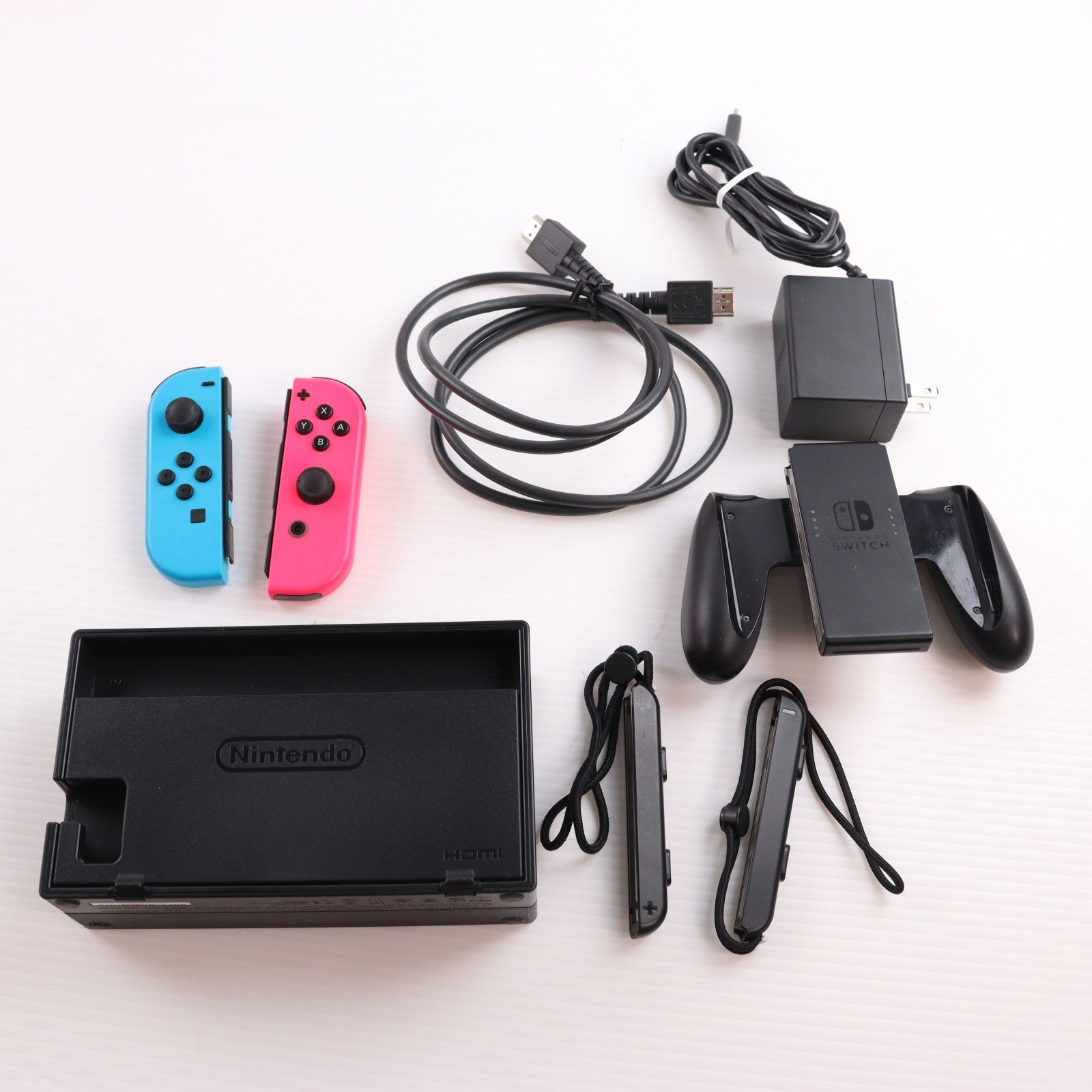 【中古即納】[Switch] (本体) マイニンテンドーストア限定 (新型)Nintendo Switch(ニンテンドースイッチ) カスタマイズ Joy-Con(L) ネオンブルー/(R) ネオンピンク Joy-Conストラップ ブラック 任天堂(HAC-S-KAYAA)(20190830)