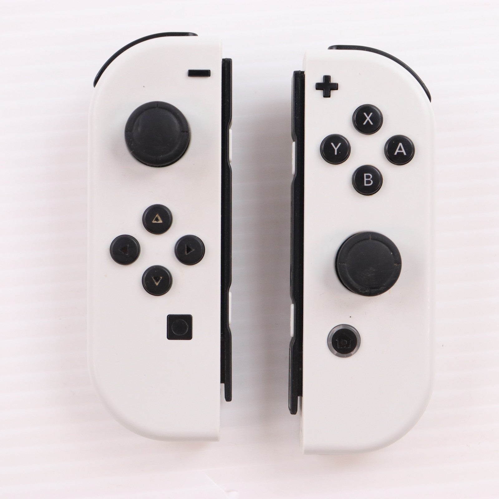 【中古即納】[Switch] (本体) Nintendo Switch(ニンテンドースイッチ) 有機ELモデル Joy-Con(L)/(R) ホワイト 任天堂(HEG-S-KAAAA)(20211008)