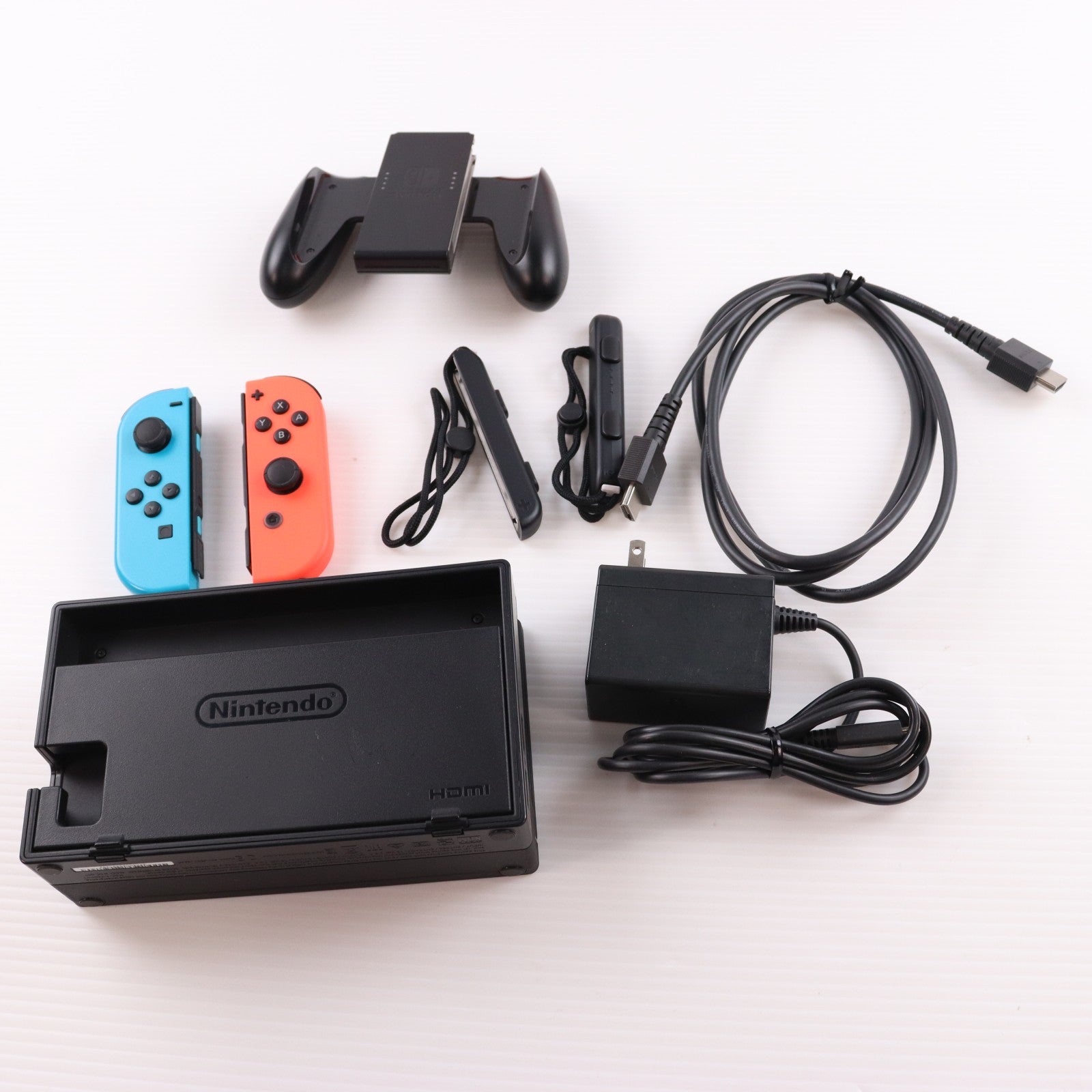 【中古即納】[Switch] (本体) Nintendo Switch(ニンテンドースイッチ) Joy-Con(L) ネオンブルー/(R) ネオンレッド 任天堂(HAD-S-KABAA)(20190830)