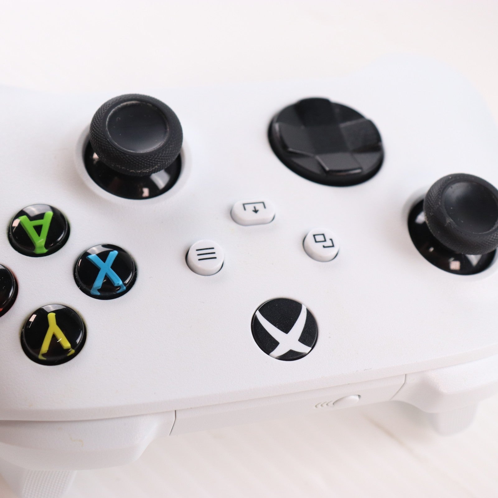 【中古即納】[XboxX/S] (本体) Xbox Series X 1TB デジタルエディション 日本マイクロソフト(EP2-00708)(20241015)