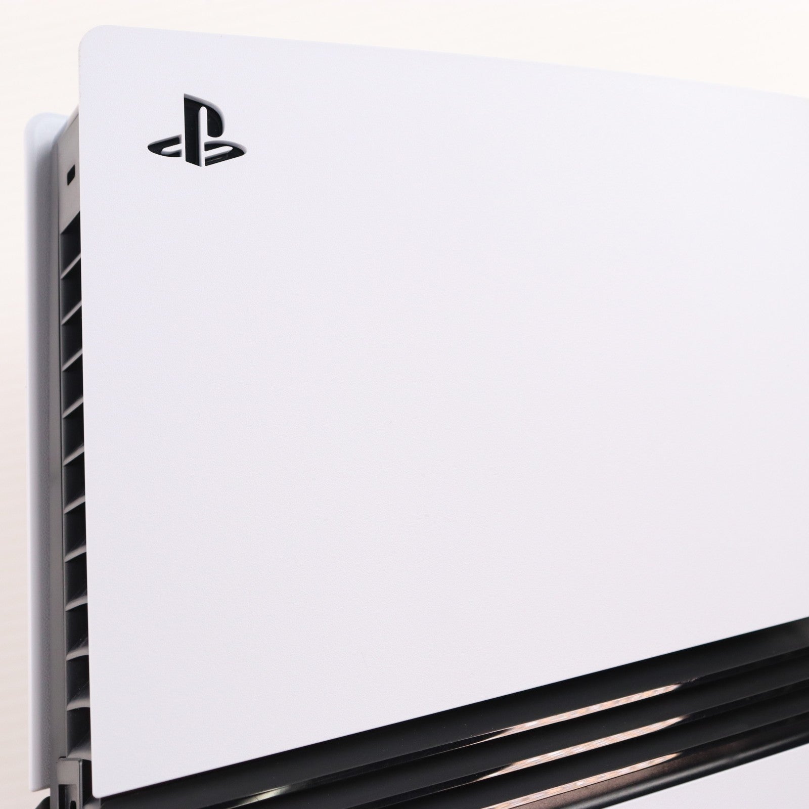 【中古即納】[PS5] (本体) PlayStation5 Pro(プレイステーション5 プロ) SIE(CFI-7000B01)(20241107)