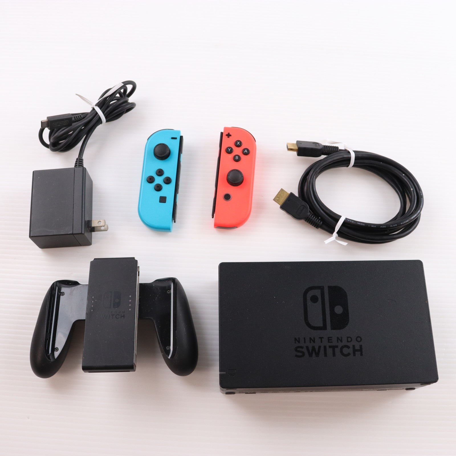 【中古即納】[Switch] (本体) Nintendo Switch(ニンテンドースイッチ) Joy-Con(L) ネオンブルー/R ネオンレッド 任天堂(HAC-S-KABAA)(20170303)
