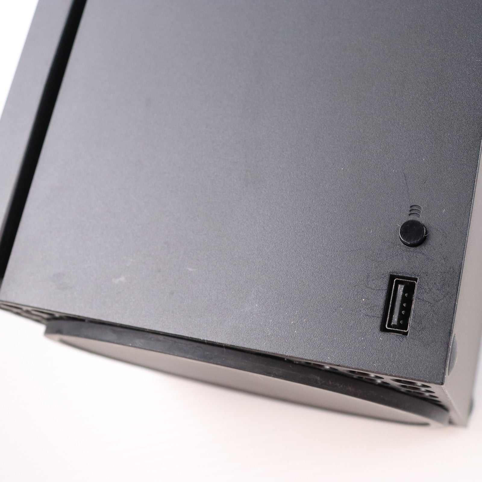 【中古即納】[XboxX/S] (本体) Xbox Series X 1TB 日本マイクロソフト(RRT-00015)(20201110)
