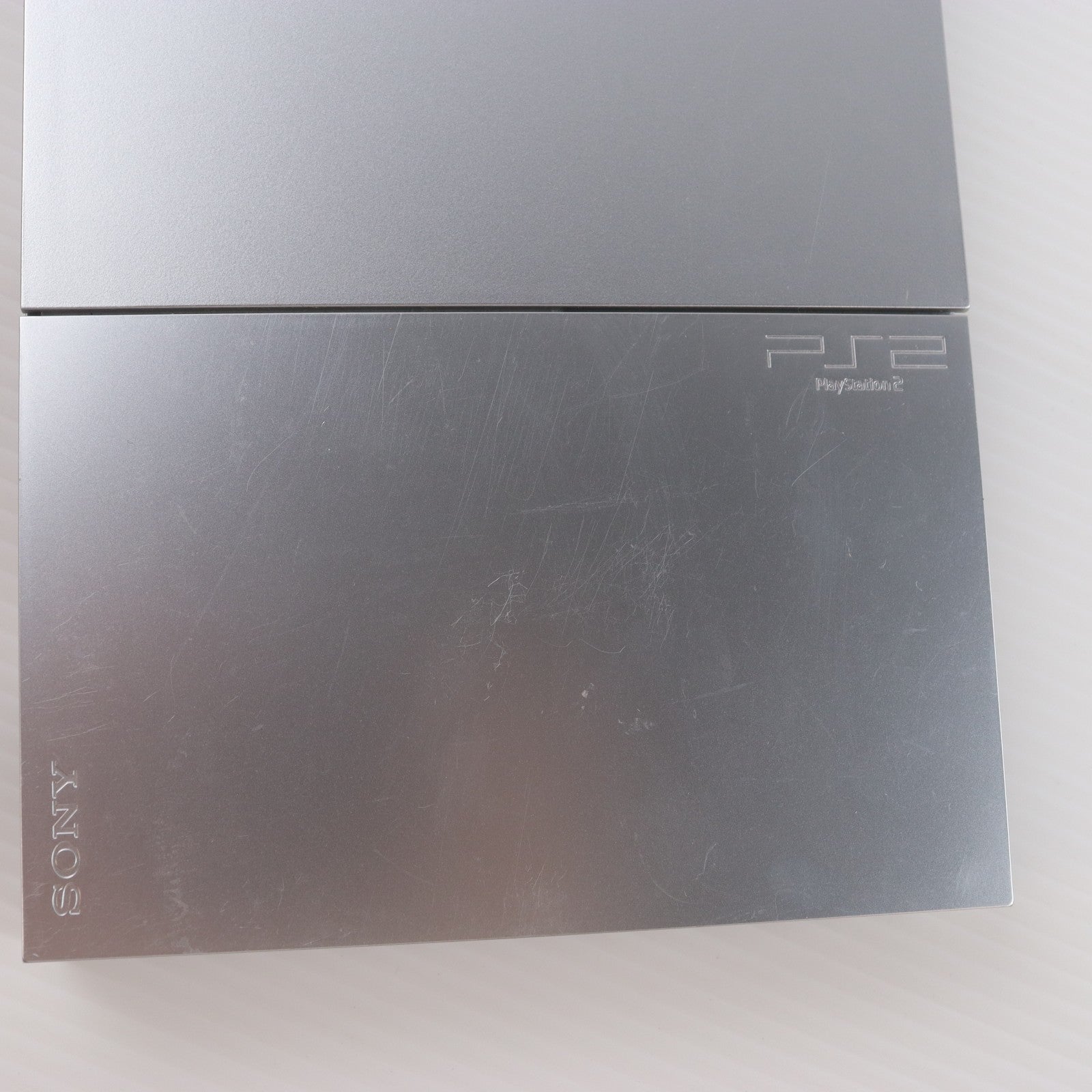 【中古即納】[PS2] (本体) PlayStation 2(プレイステーション2) サテン・シルバー SCE(SCPH-90000SS)(20071122)