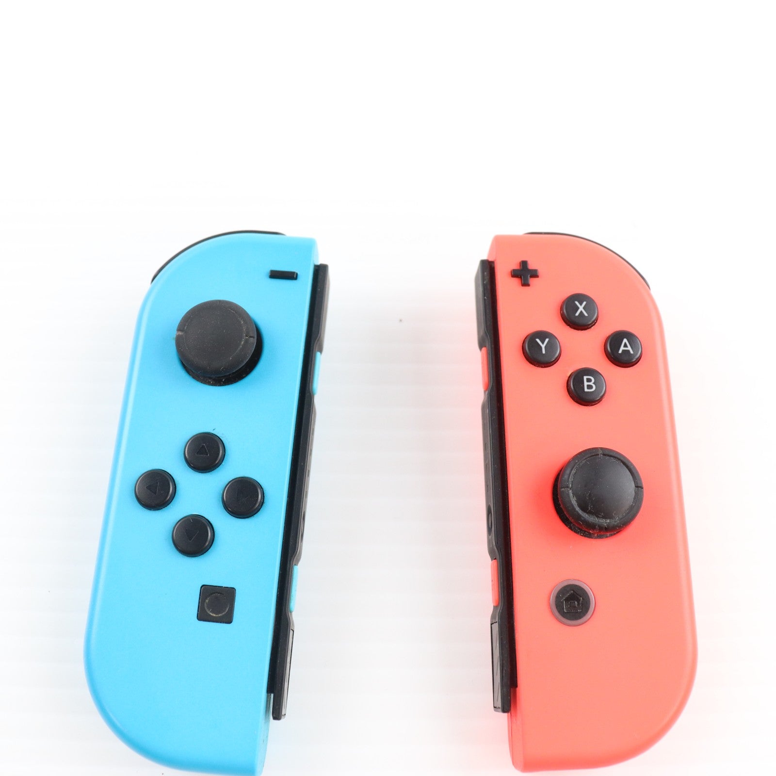 【中古即納】[Switch] (本体) Nintendo Switch(ニンテンドースイッチ) Joy-Con(L) ネオンブルー/R ネオンレッド 任天堂(HAC-S-KABAA)(20170303)