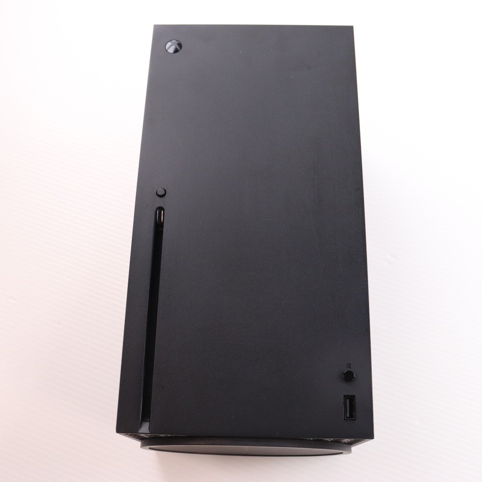 【中古即納】[XboxX/S] (本体) Xbox Series X 1TB 日本マイクロソフト(RRT-00015)(20201110)