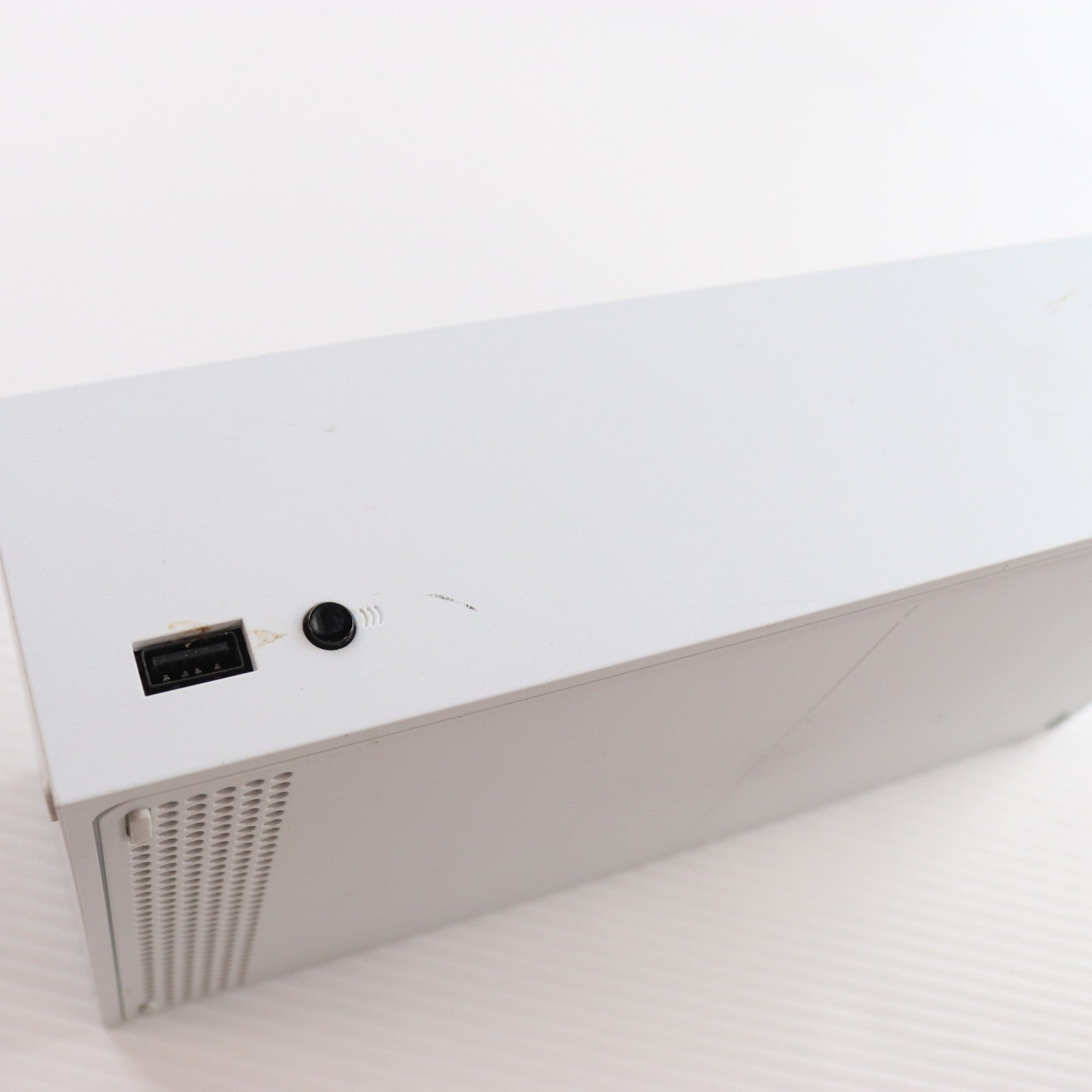 【中古即納】[XboxX/S] (本体) Xbox Series S 512GB 日本マイクロソフト(RRS-00015)(20201110)