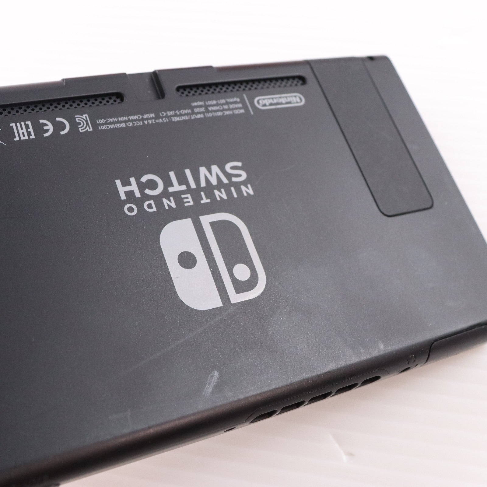 【中古即納】[Switch] (本体) Nintendo Switch(ニンテンドースイッチ) Joy-Con(L) ネオンブルー/(R) ネオンレッド 任天堂(HAD-S-KABAA)(20190830)