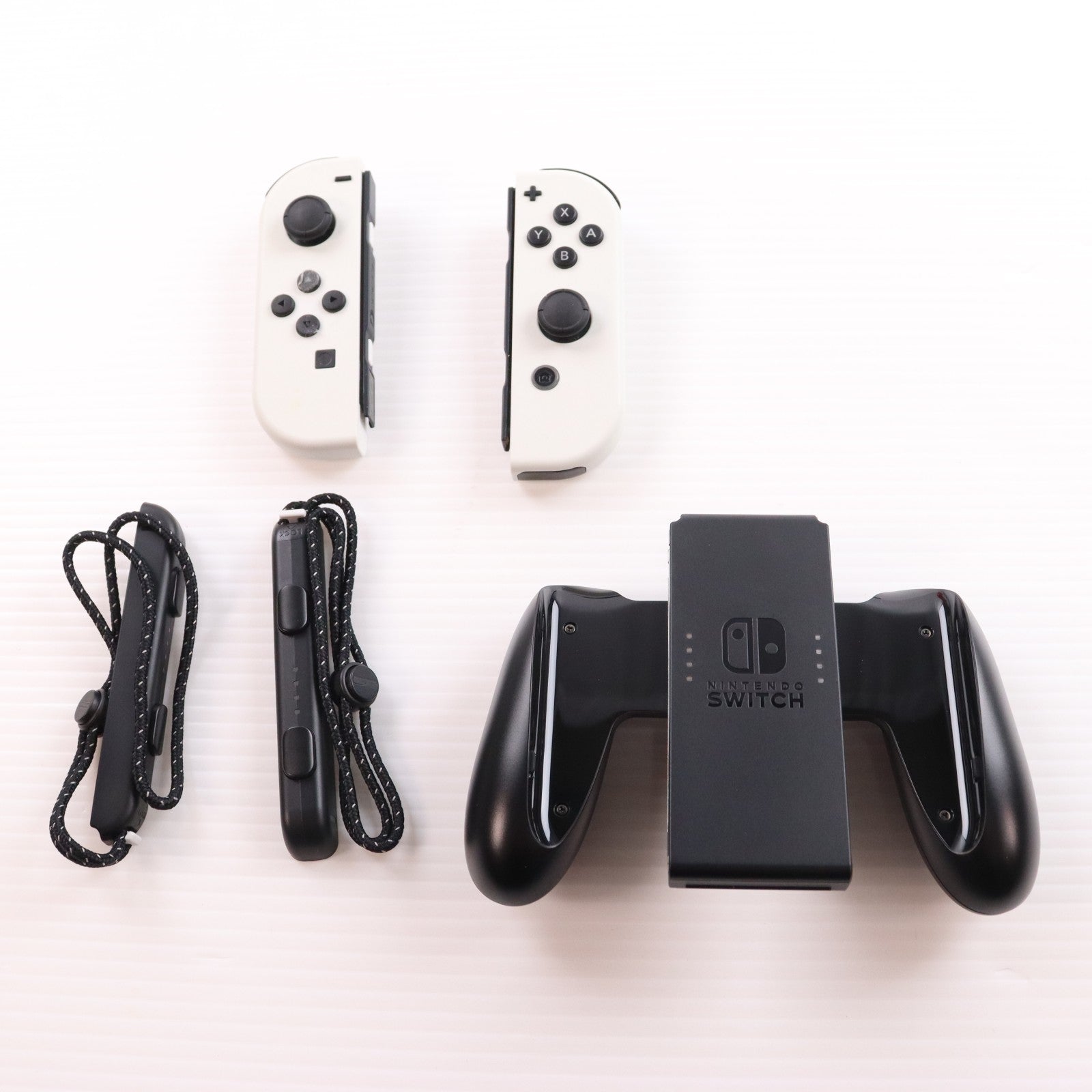 【中古即納】[Switch] (本体) Nintendo Switch(ニンテンドースイッチ) 有機ELモデル Joy-Con(L)/(R) ホワイト 任天堂(HEG-S-KAAAA)(20211008)