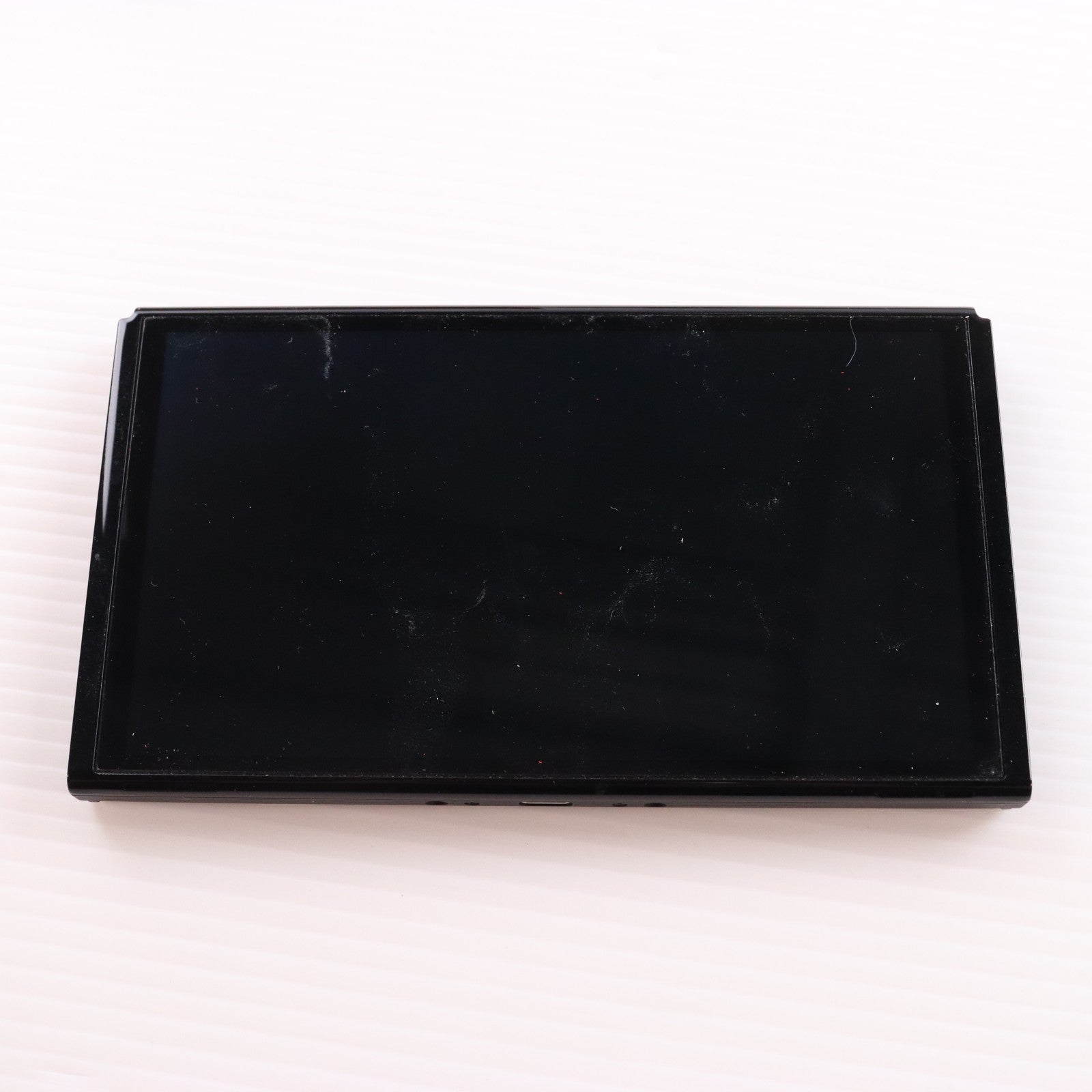 【中古即納】[Switch] (本体) Nintendo Switch(ニンテンドースイッチ) 有機ELモデル Joy-Con(L)/(R) ホワイト 任天堂(HEG-S-KAAAA)(20211008)