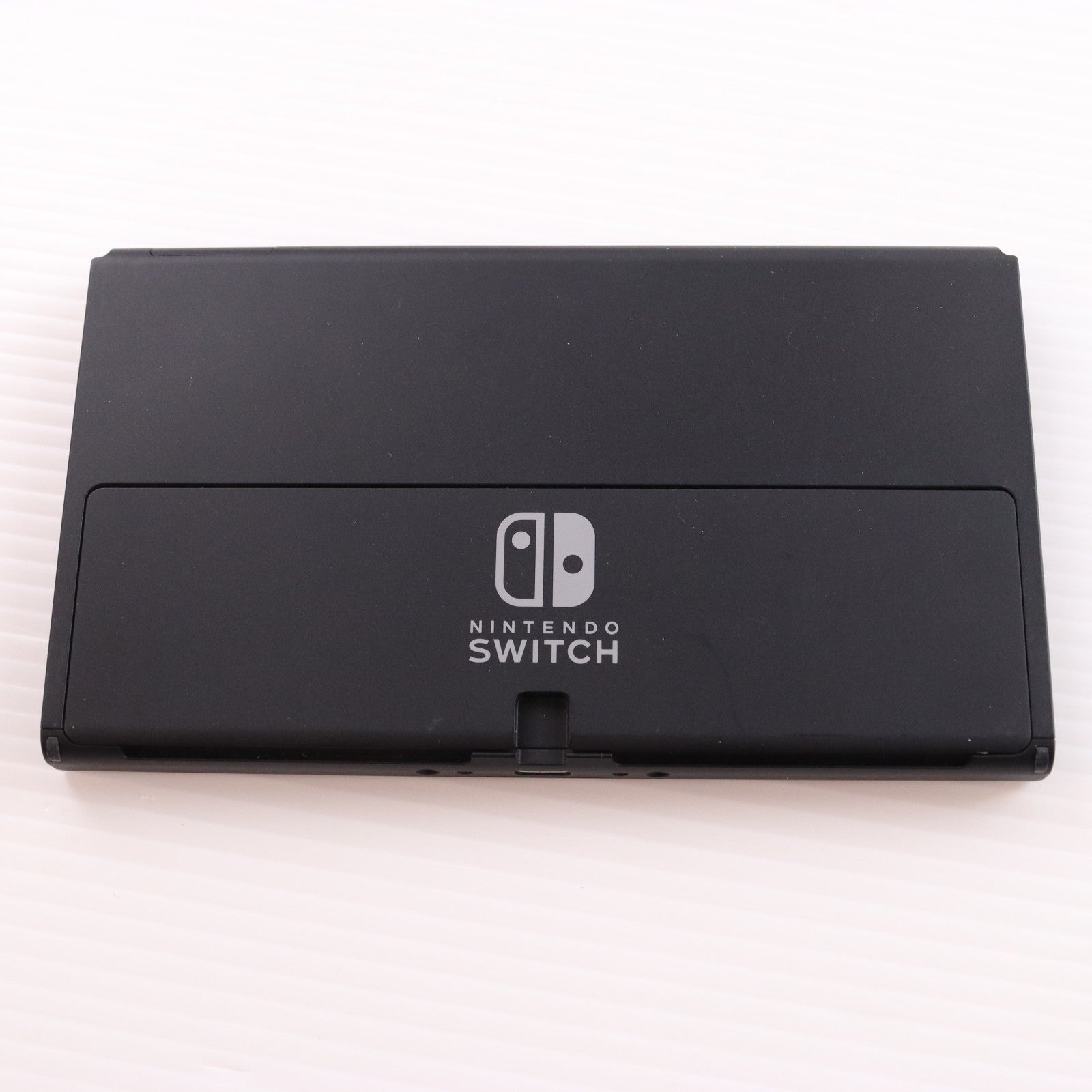 【中古即納】[Switch] (本体) Nintendo Switch(ニンテンドースイッチ) 有機ELモデル Joy-Con(L)/(R) ホワイト 任天堂(HEG-S-KAAAA)(20211008)