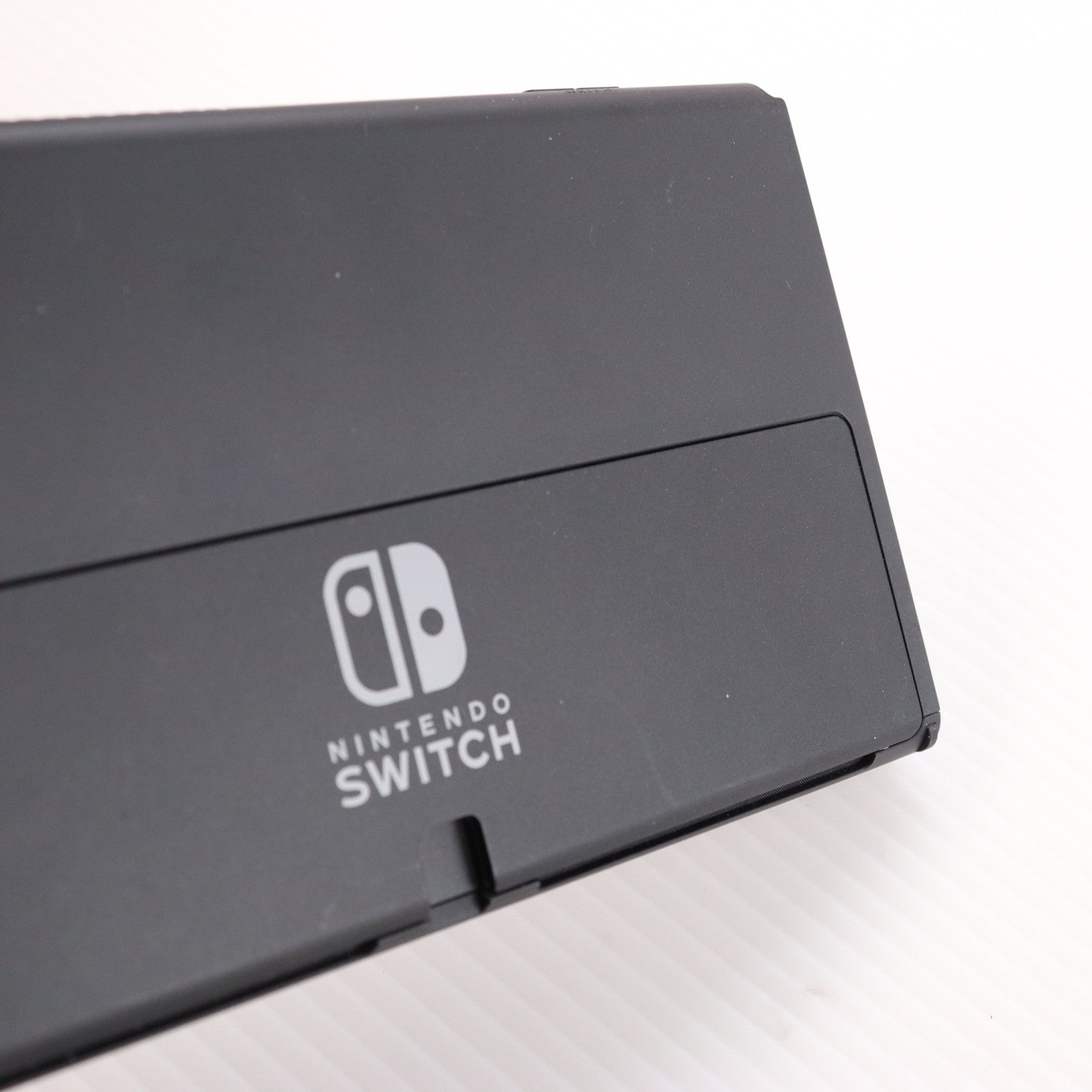 【中古即納】[Switch] (本体) Nintendo Switch(ニンテンドースイッチ) 有機ELモデル Joy-Con(L)/(R) ホワイト 任天堂(HEG-S-KAAAA)(20211008)
