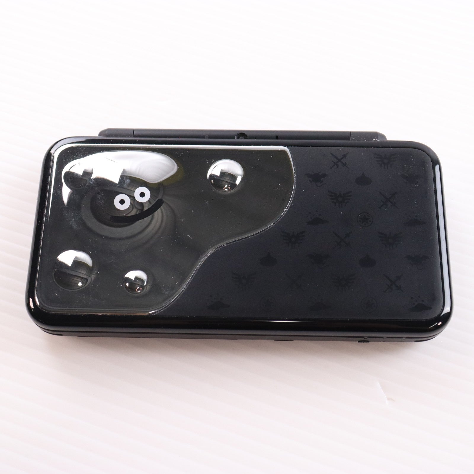【中古即納】[3DS] (本体) Newニンテンドー2DS LL ドラゴンクエスト はぐれメタルエディション 任天堂(JAN-S-KBCA)(20170729)