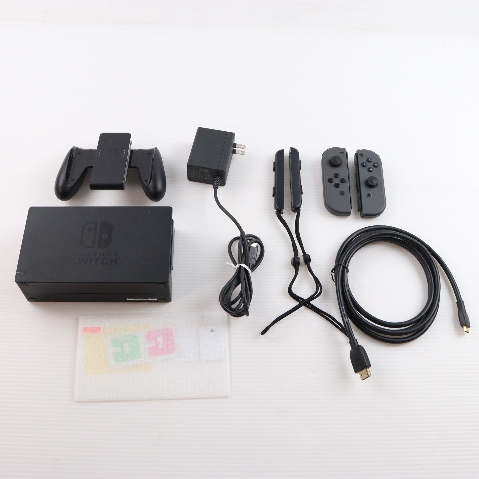 【中古即納】[Switch] (本体) Nintendo Switch(ニンテンドースイッチ) Joy-Con(L)/R グレー 任天堂(HAD-S-KAAAA)(20190830)