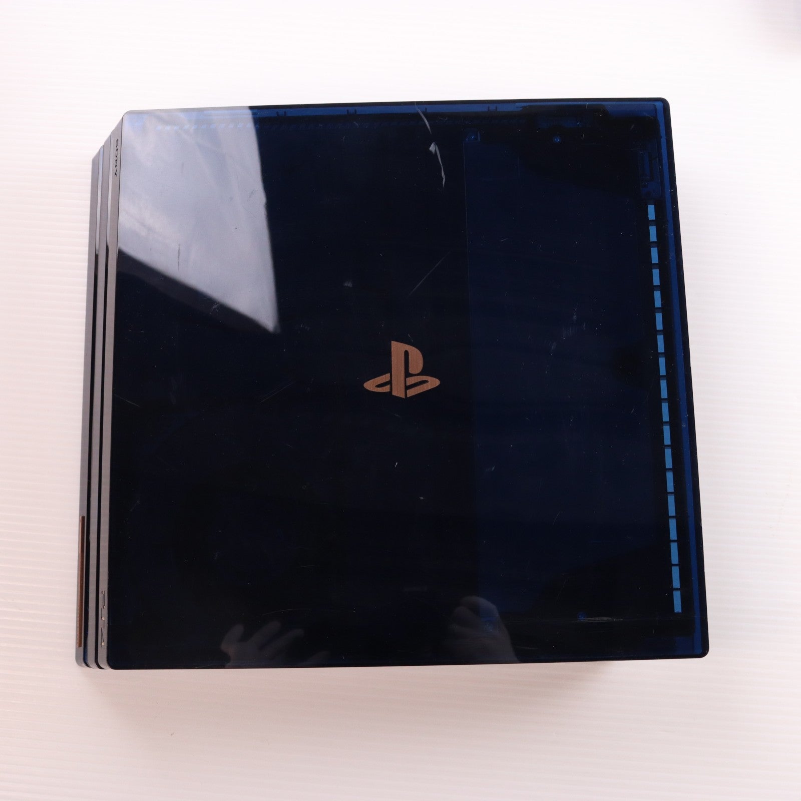 【中古即納】[PS4] (本体) PlayStation4 Pro(プレイステーション4 プロ) 500 Million Limited Edition(500ミリオンリミテッドエディション) 2TB SIE(CUH-7100BA50)(20180824)