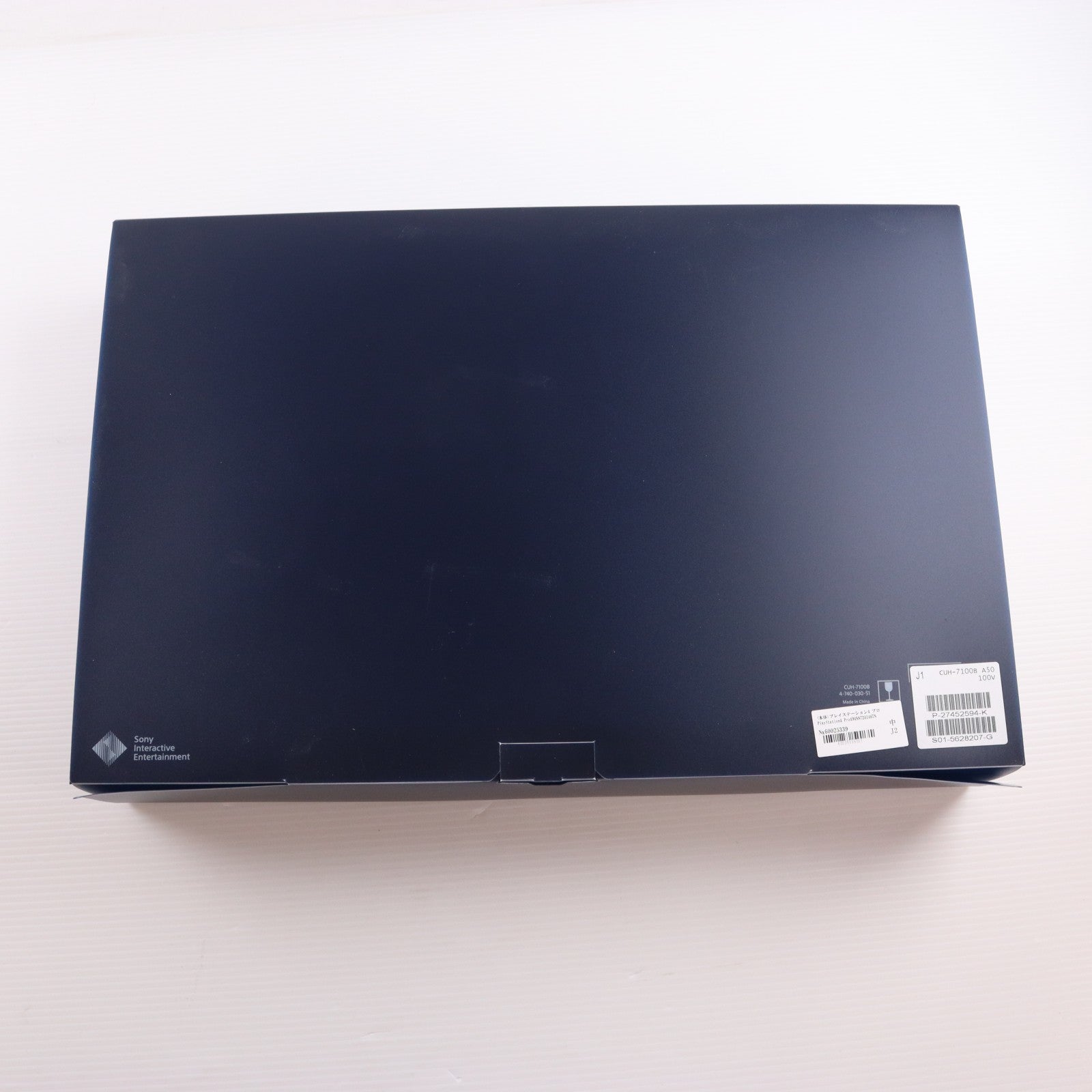 【中古即納】[PS4] (本体) PlayStation4 Pro(プレイステーション4 プロ) 500 Million Limited Edition(500ミリオンリミテッドエディション) 2TB SIE(CUH-7100BA50)(20180824)