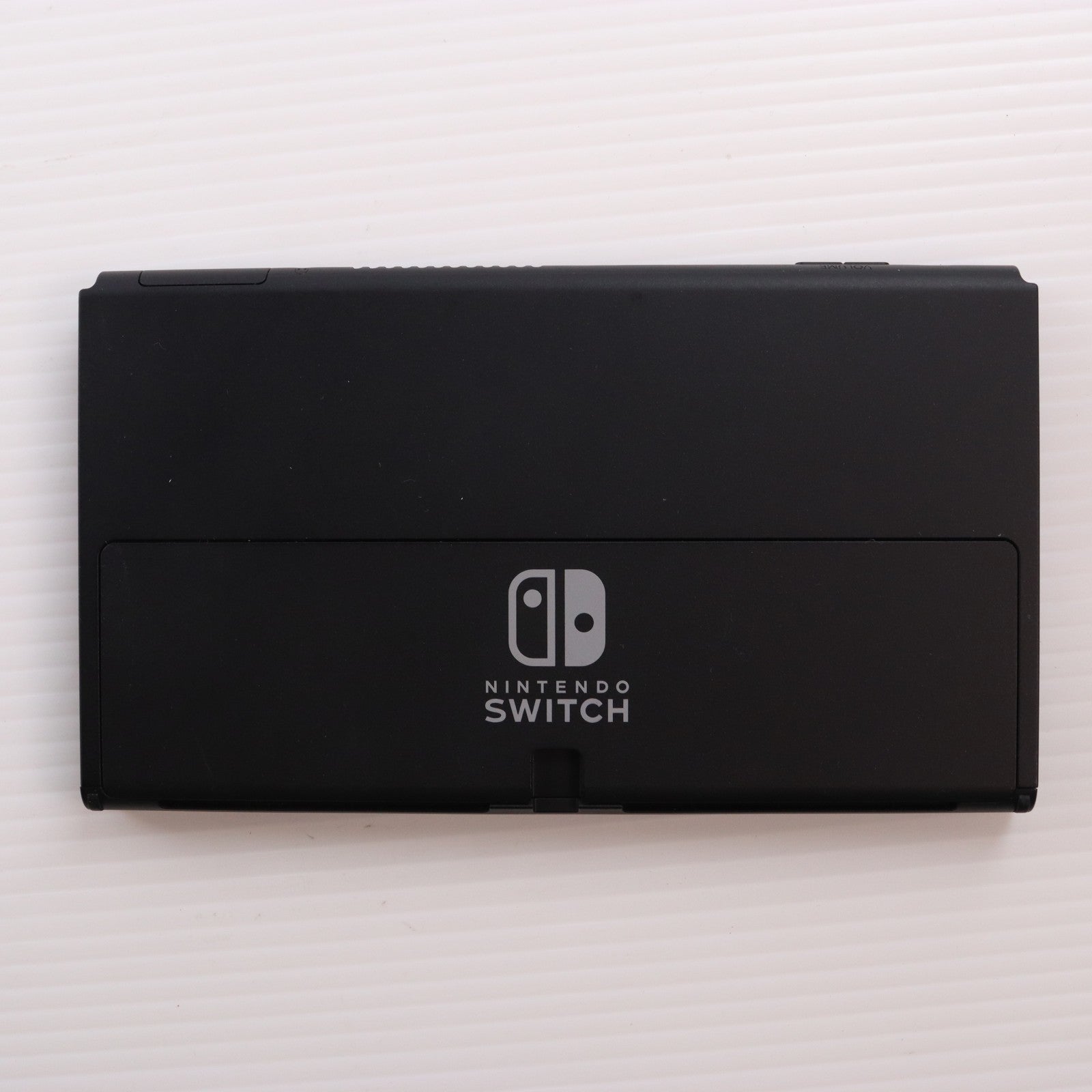 【中古即納】[Switch] (本体) Nintendo Switch(ニンテンドースイッチ) 有機ELモデル Joy-Con(L)/(R) ホワイト 任天堂(HEG-S-KAAAA)(20211008)