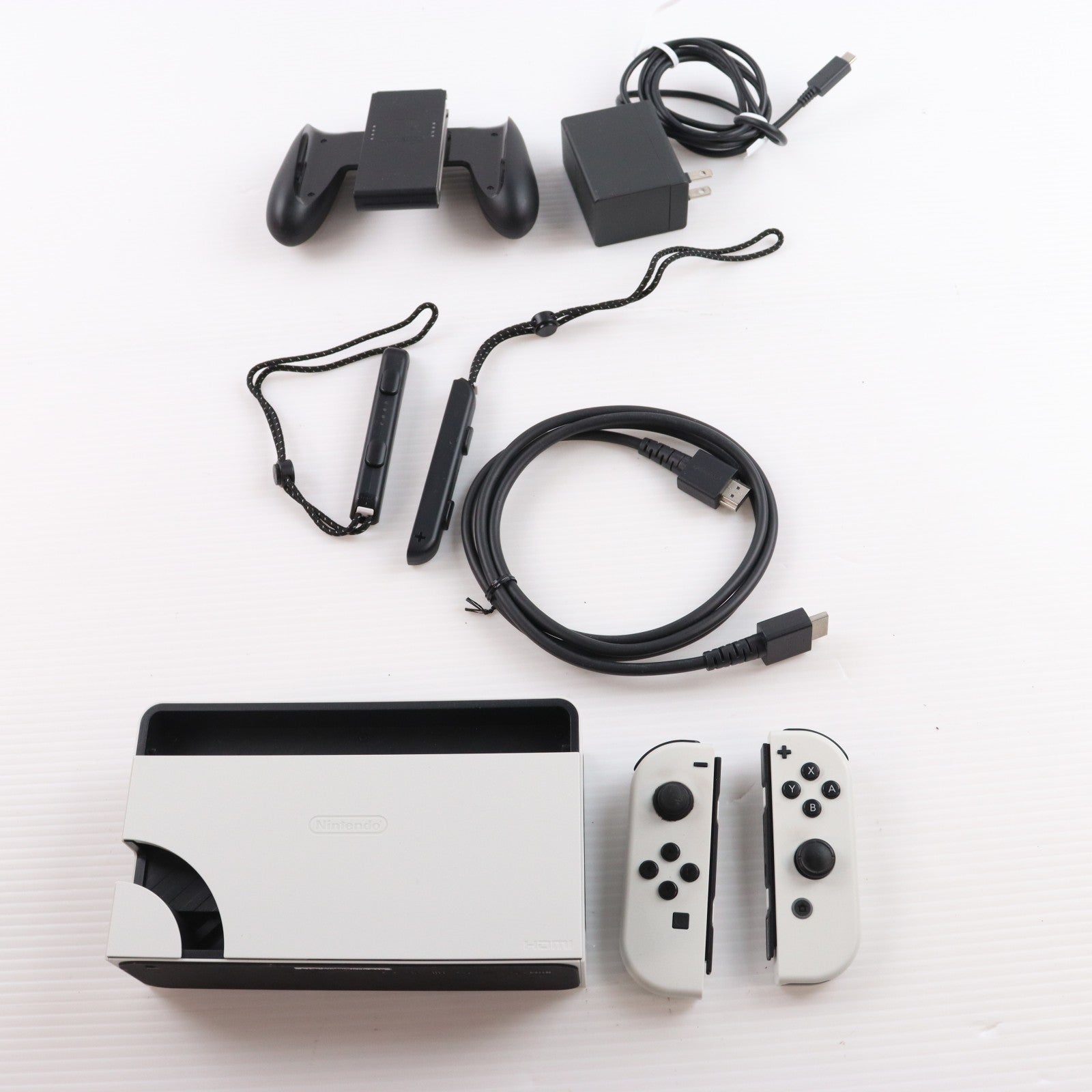 【中古即納】[Switch] (本体) Nintendo Switch(ニンテンドースイッチ) 有機ELモデル Joy-Con(L)/(R) ホワイト 任天堂(HEG-S-KAAAA)(20211008)
