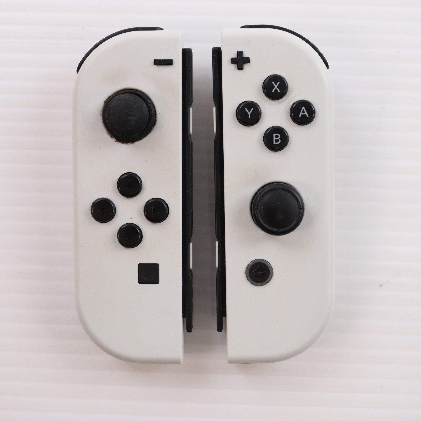【中古即納】[Switch] (本体) Nintendo Switch(ニンテンドースイッチ) 有機ELモデル Joy-Con(L)/(R) ホワイト 任天堂(HEG-S-KAAAA)(20211008)