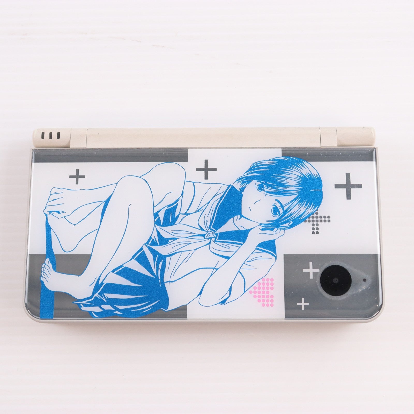 【中古即納】[NDS] (本体) ラブプラス+ マナカデラックス ニンテンドーDsi LL オリジナルデザイン同梱版 任天堂(RY138-J1)(20100624)